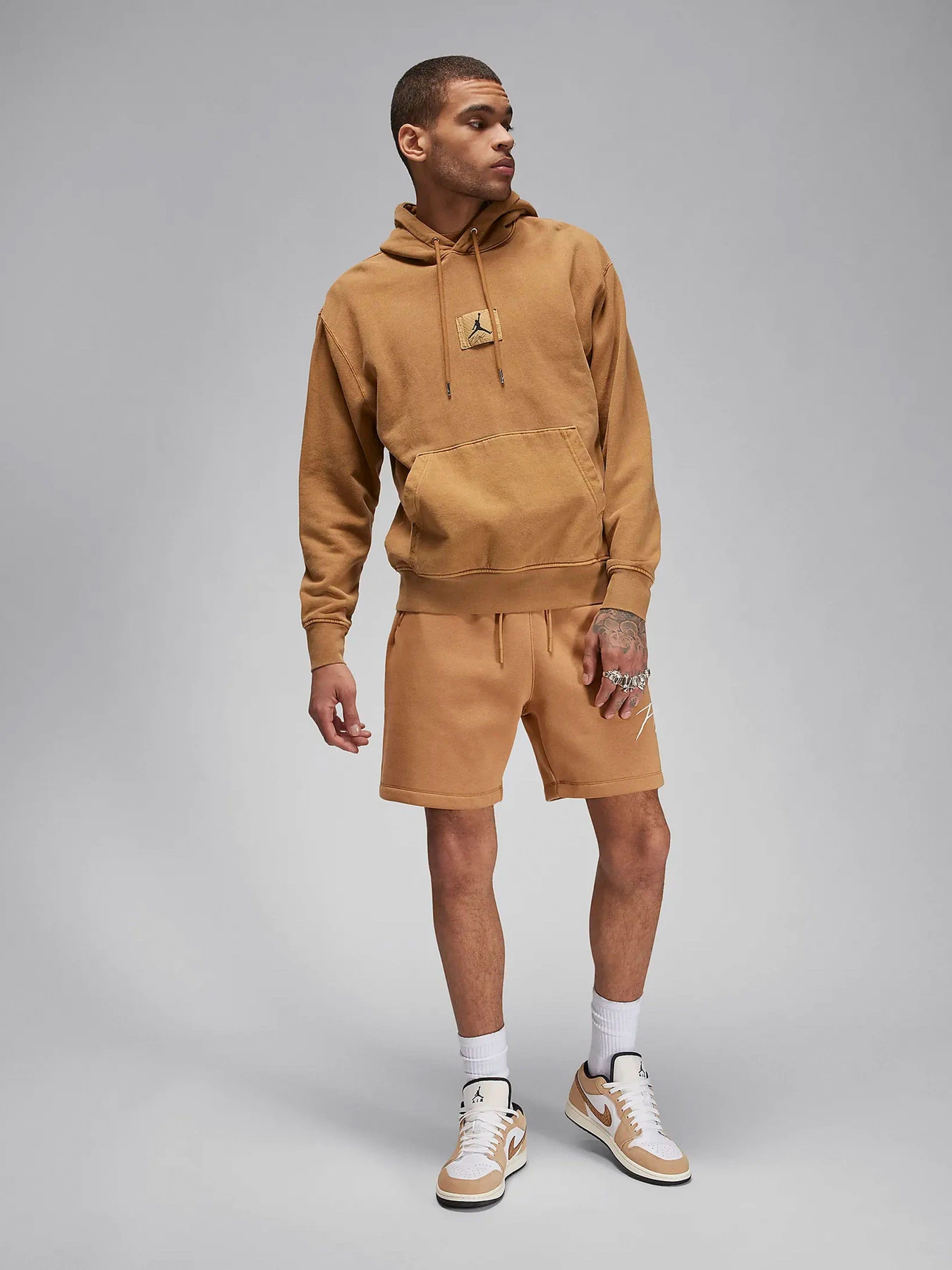 Шорты NIKE AIR JORDAN ESSENTIAL FLEECE HB модель FN4535-231 Фото