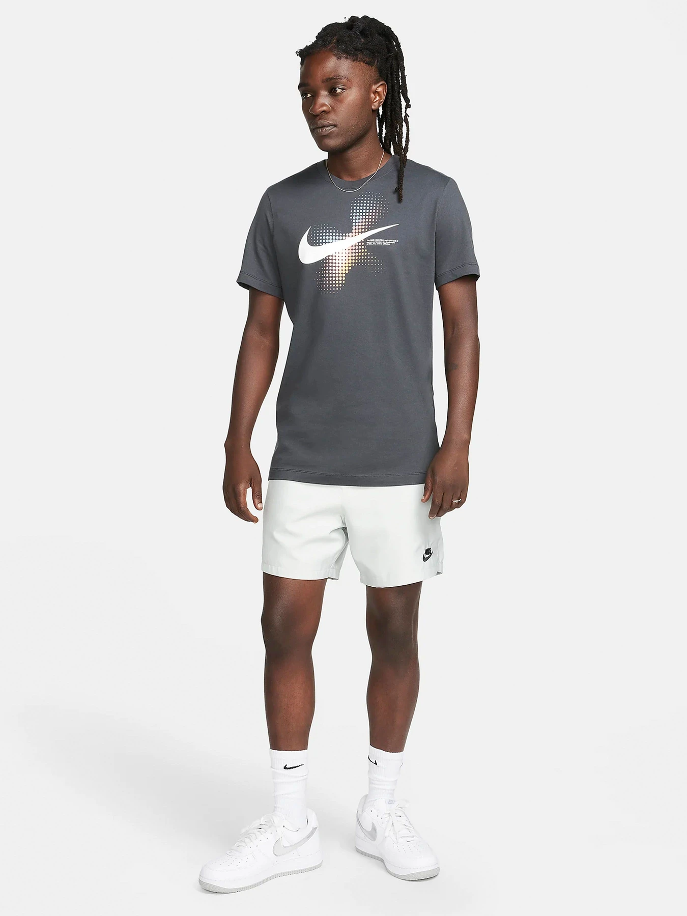 Футболки і поло NIKE SPORTSWEAR модель FQ7998-060 Футболки і поло NIKE SPORTSWEAR модель FQ7998-060 Фото