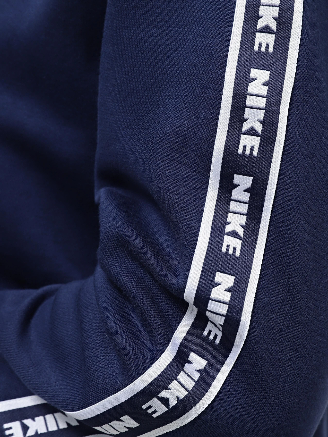 Костюмы NIKE CLUB FLEECE GRAPHIC HOODED модель FB7296-410 Костюмы NIKE CLUB FLEECE GRAPHIC HOODED модель FB7296-410 Фото