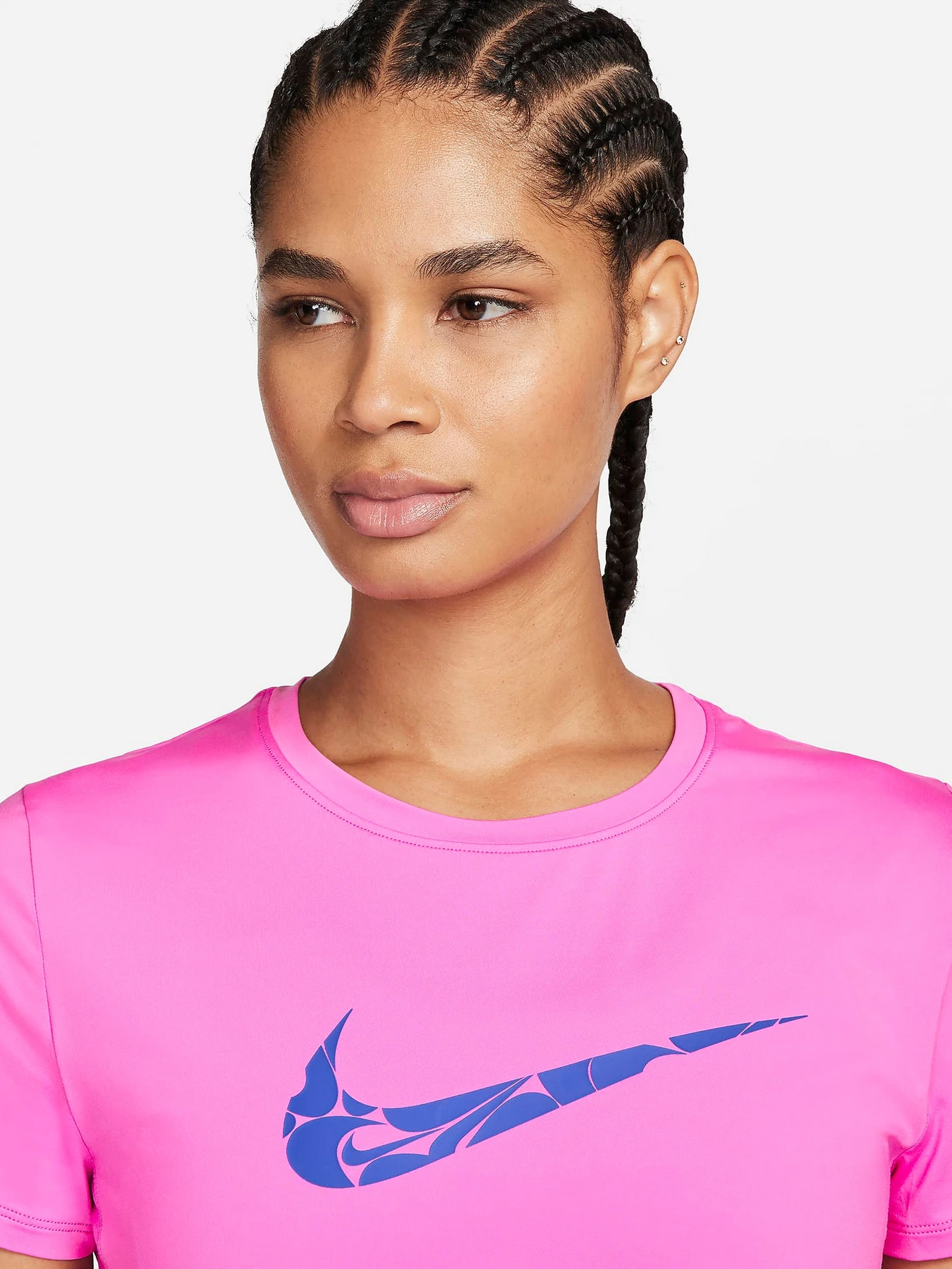 Футболки и поло NIKE NIKE ONE SWSH HBR DF SS TOP модель FN2618-675 Фото
