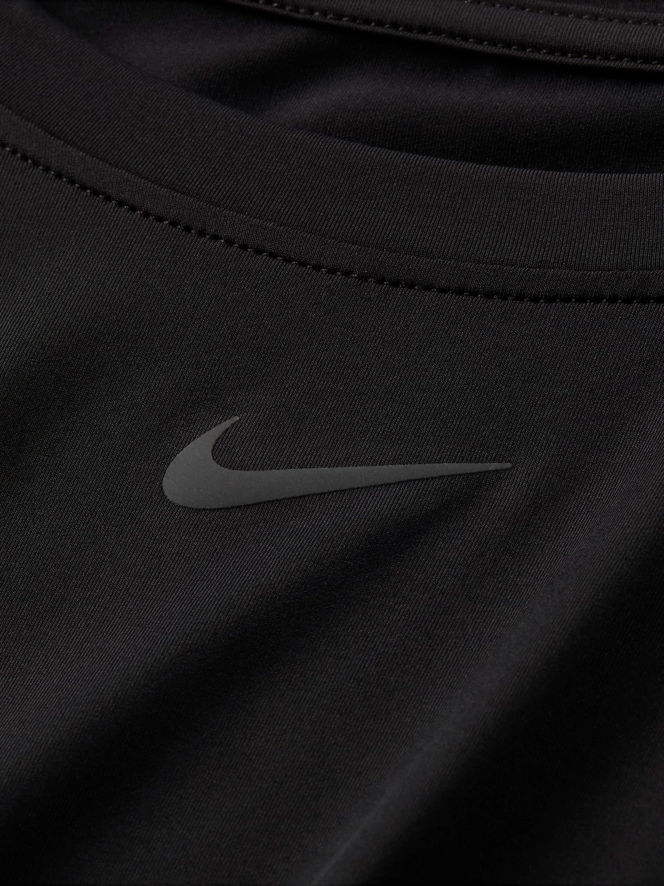 Футболки і поло NIKE NIKE ONE CLASSIC DF SS TOP модель FN2798-010 Фото