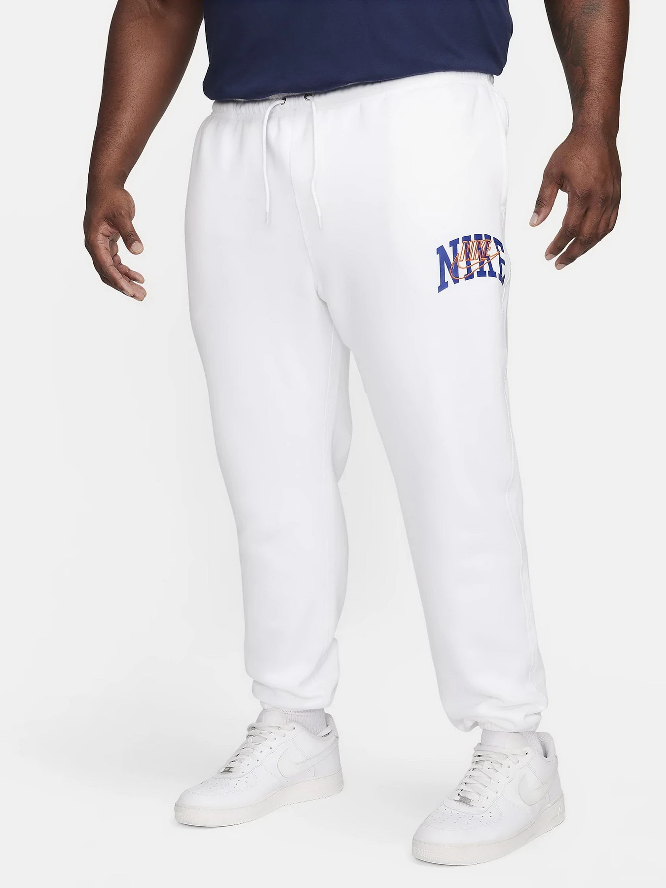 Брюки NIKE CLUB BB CF ARCH GX модель FV4453-100 Брюки NIKE CLUB BB CF ARCH GX модель FV4453-100 Фото