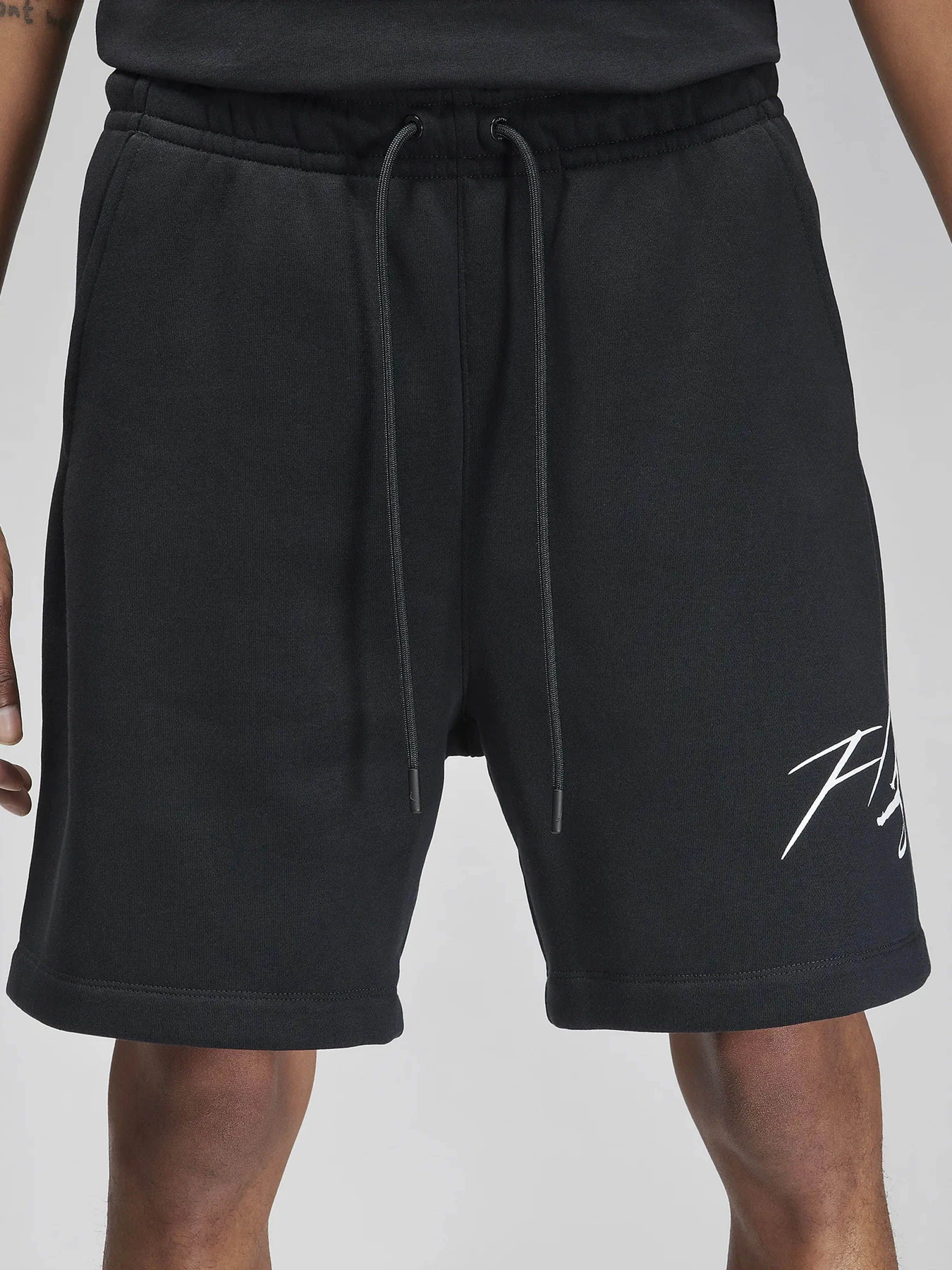Шорты NIKE ESS FLC HBR модель FN4535-010 Шорты NIKE ESS FLC HBR модель FN4535-010 Фото