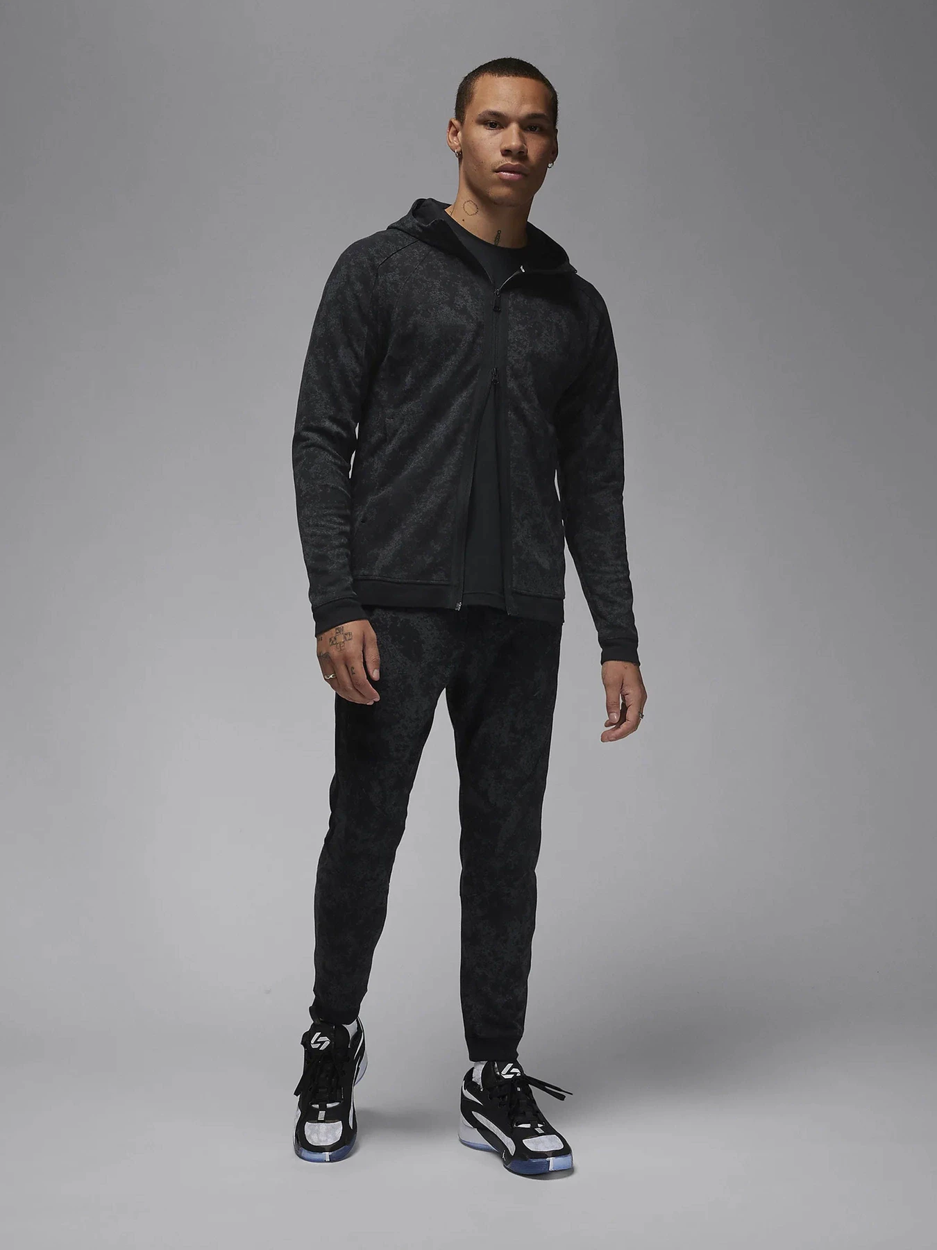 Худі та світшоти NIKE DF SPRT AOP AIR FZ модель FN5846-010 Худі та світшоти NIKE DF SPRT AOP AIR FZ модель FN5846-010 Фото