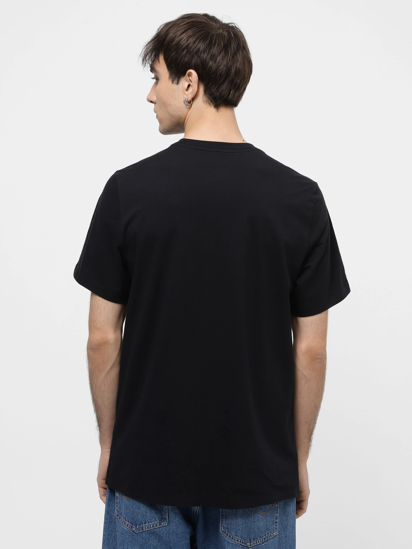 Футболки і поло NIKE SPORTSWEAR TEE CLUB модель FV5711-010 Футболки і поло NIKE SPORTSWEAR TEE CLUB модель FV5711-010 Фото