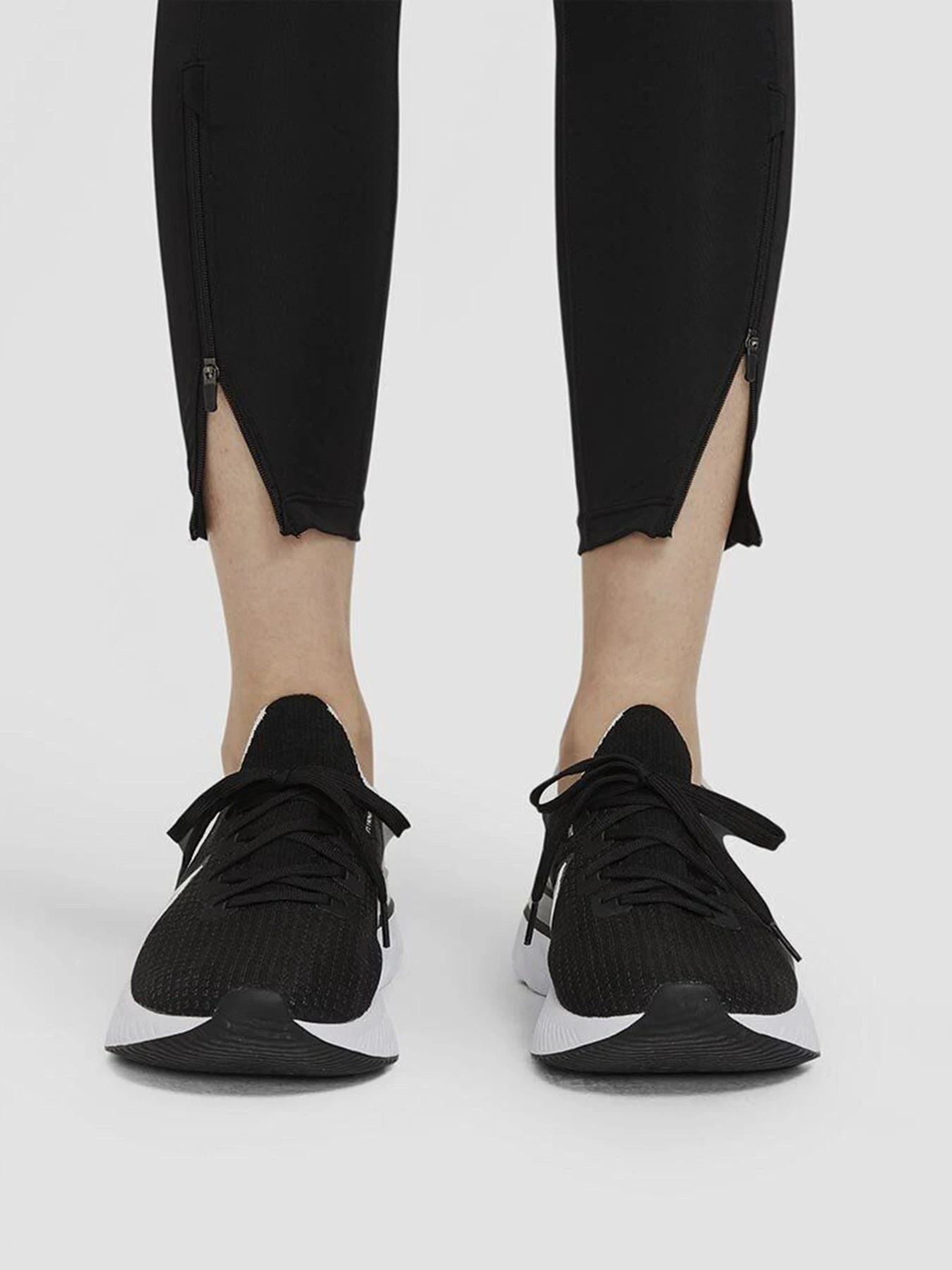 Штани NIKE Epic Faster модель CZ9232-010 Фото
