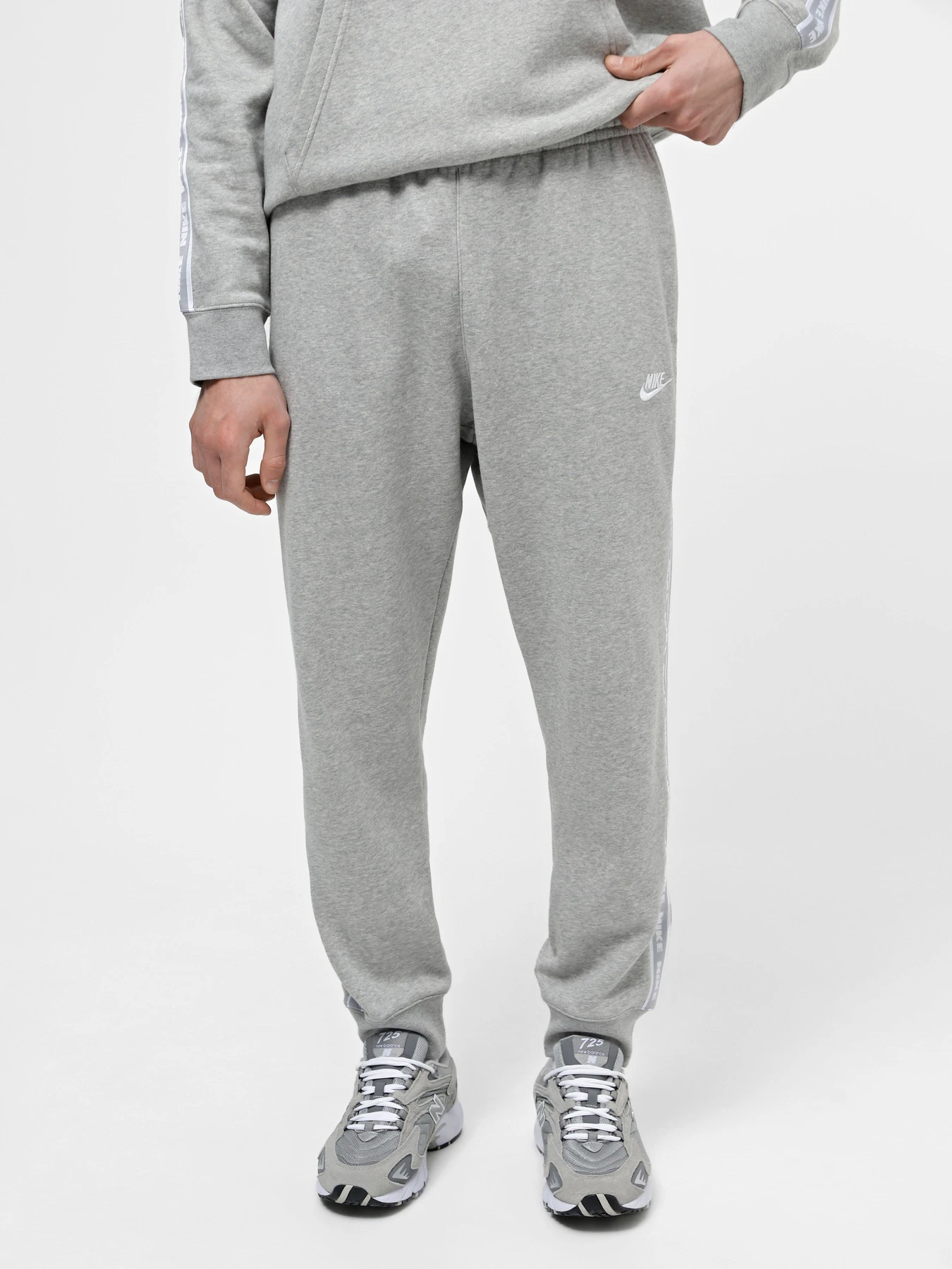 Костюмы NIKE CLUB FLC GX HD модель FB7296-063 Фото