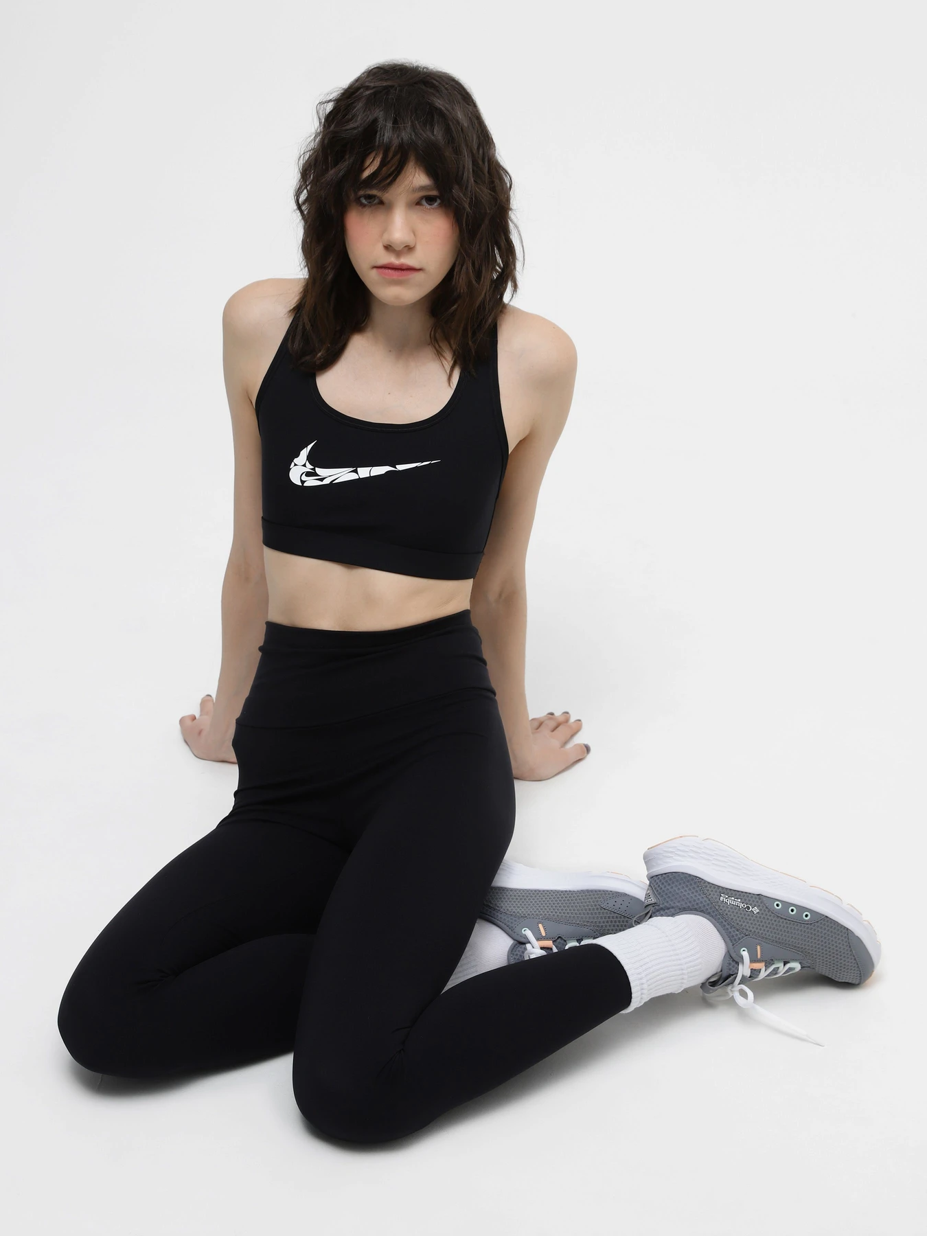Футболки и поло NIKE SWSH LS HBR модель FN2898-010 Футболки и поло NIKE SWSH LS HBR модель FN2898-010 Фото