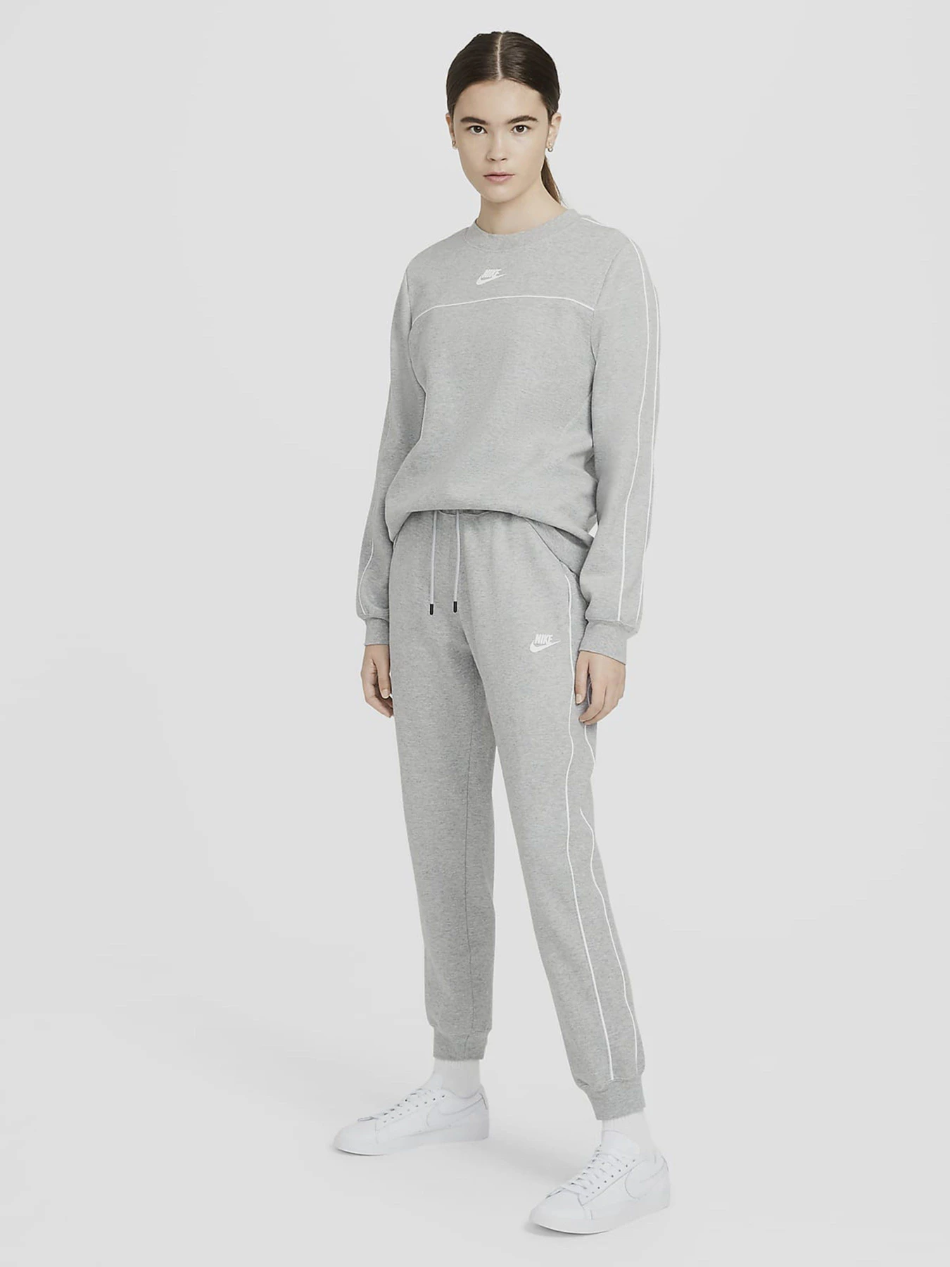 Брюки NIKE NSW JOGGER MLNM FLC модель CZ8340-063 Брюки NIKE NSW JOGGER MLNM FLC модель CZ8340-063 Фото