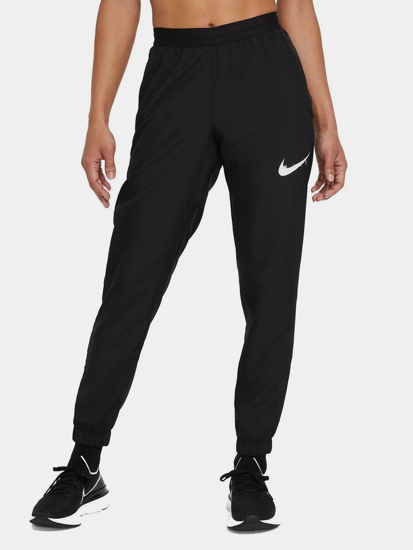 Брюки NIKE Swoosh Run Training модель DA1147-010 Брюки NIKE Swoosh Run Training модель DA1147-010 Фото
