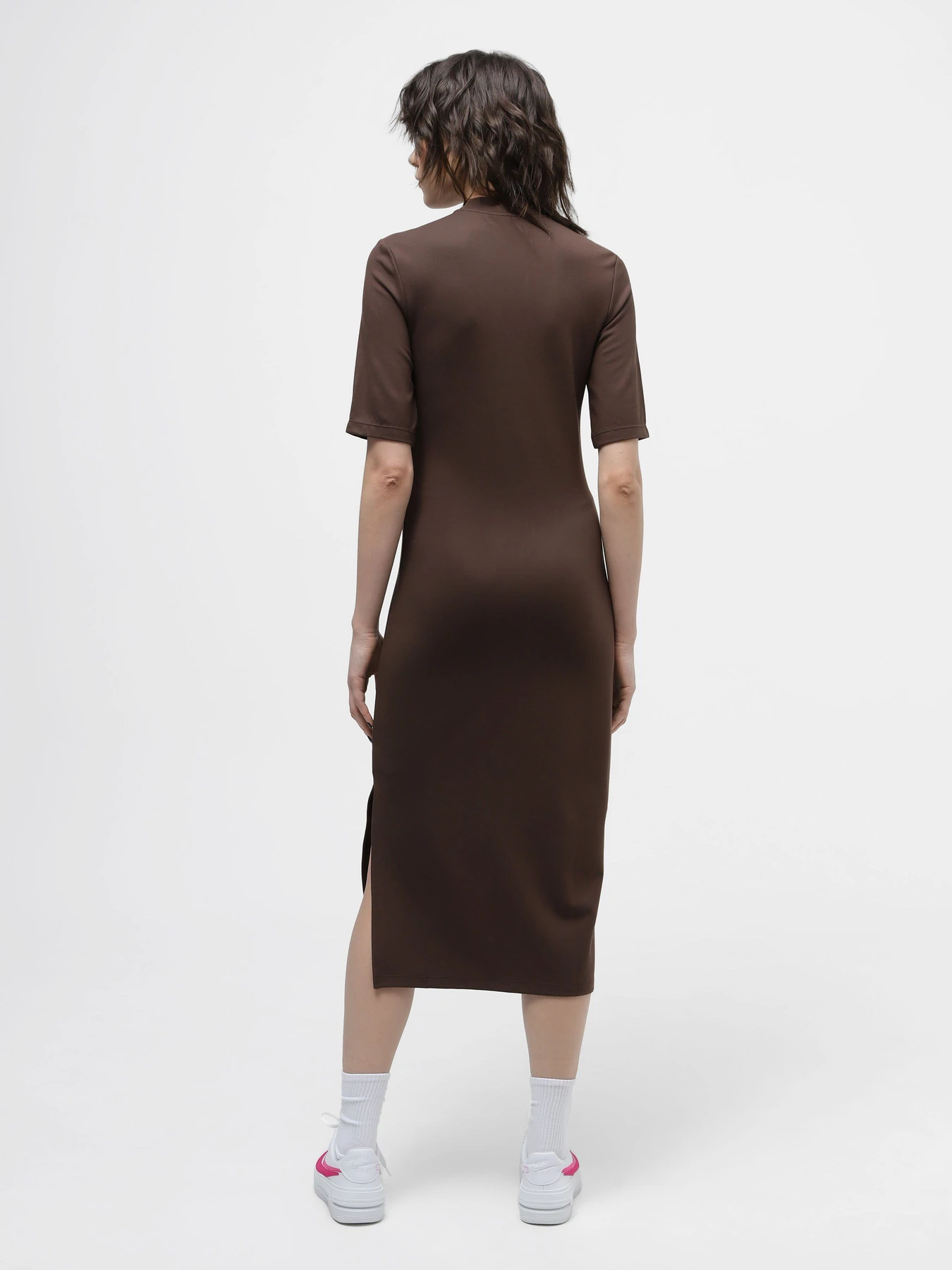 Платья NIKE ESSNTL MIDI модель DV7878-237 Платья NIKE ESSNTL MIDI модель DV7878-237 Фото