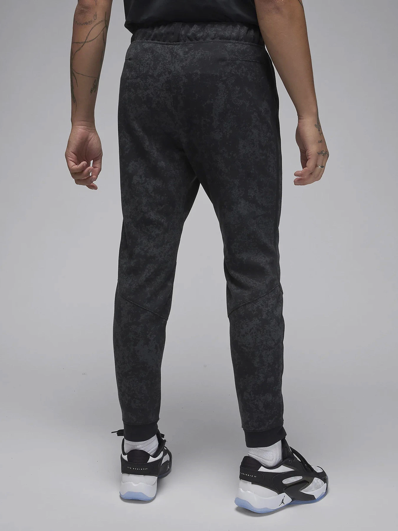 Брюки NIKE DF SPRT AOP AIR модель FN5844-010 Брюки NIKE DF SPRT AOP AIR модель FN5844-010 Фото