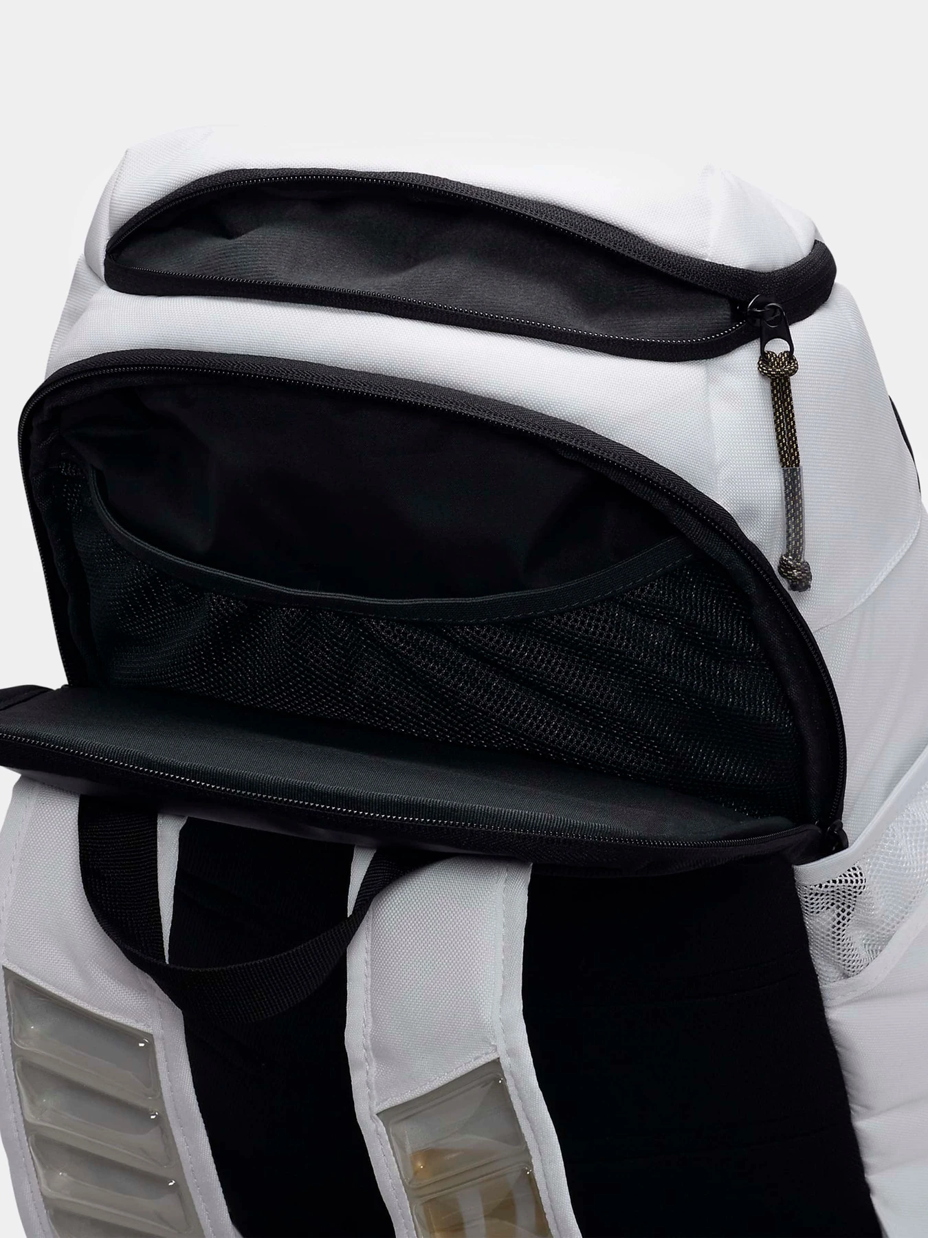 Рюкзаки NIKE HOOPS ELITE 32L модель DX9786-100 Рюкзаки NIKE HOOPS ELITE 32L модель DX9786-100 Фото
