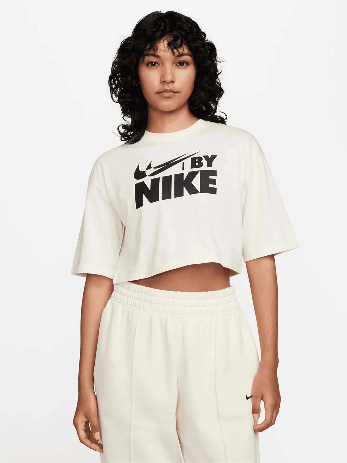 Футболки і поло NIKE CROP модель FZ4635-113 Футболки і поло NIKE CROP модель FZ4635-113 Фото