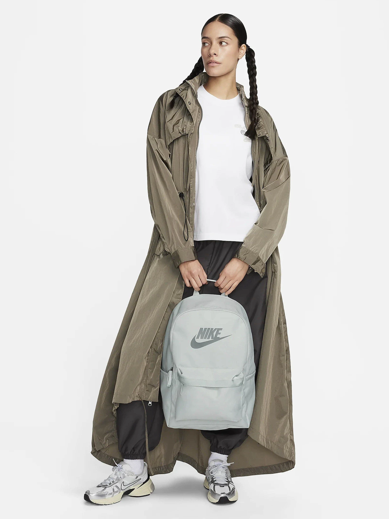 Рюкзаки NIKE HERITAGE 25L модель DC4244-034 Рюкзаки NIKE HERITAGE 25L модель DC4244-034 Фото