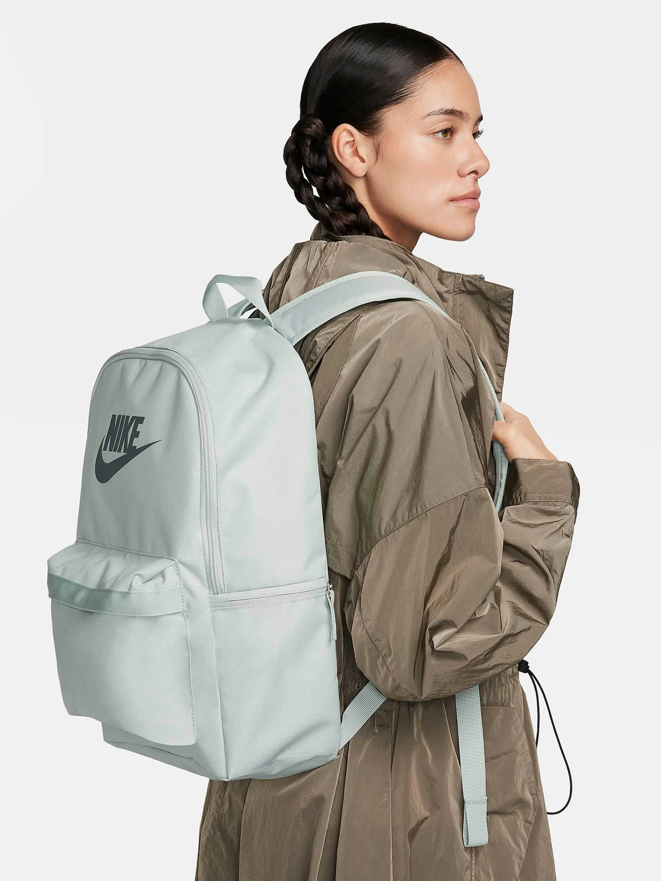Рюкзаки NIKE HERITAGE 25L модель DC4244-034 Рюкзаки NIKE HERITAGE 25L модель DC4244-034 Фото