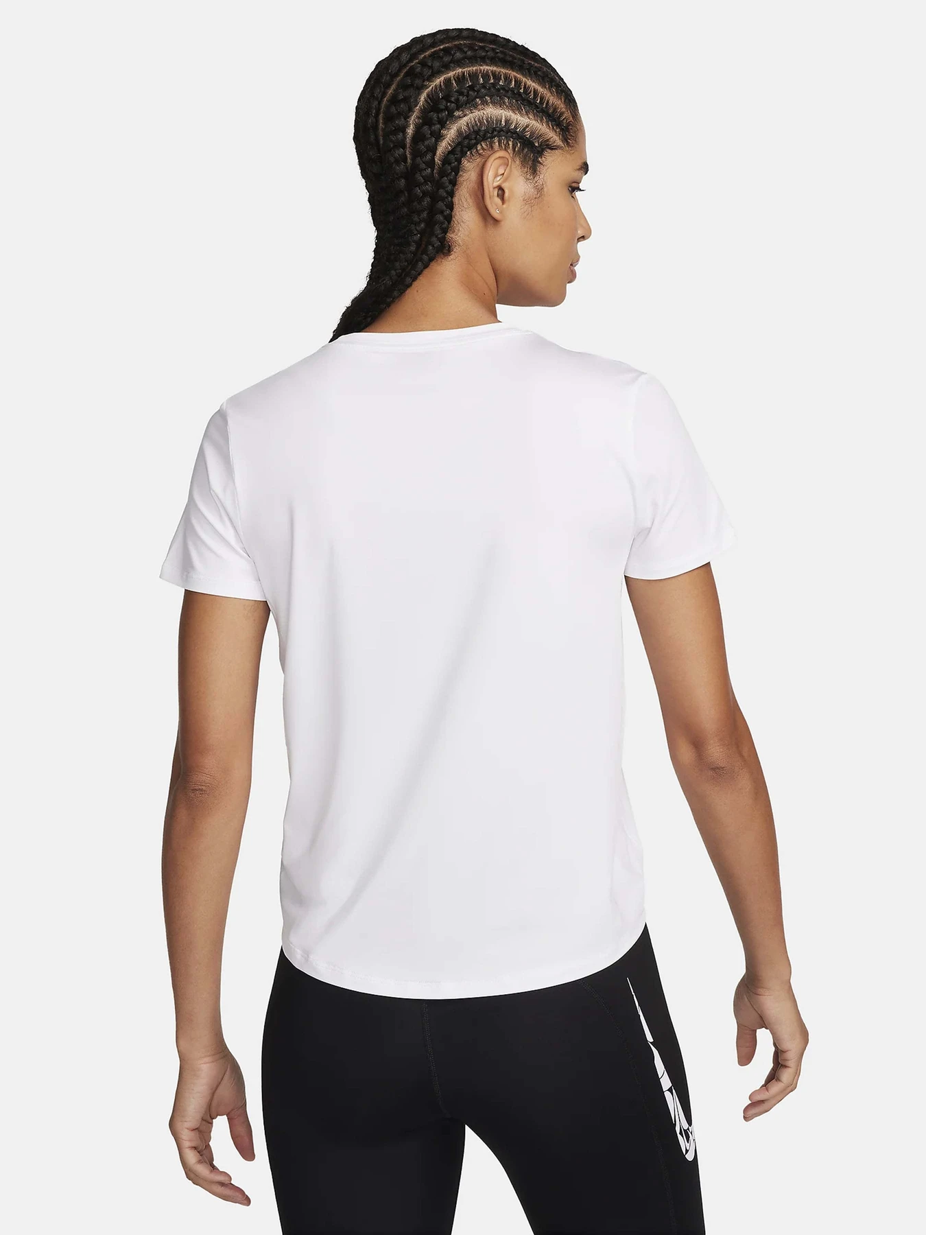 Футболки и поло NIKE DRI-FIT ONE SWOOSH модель FN2618-100 Футболки и поло NIKE DRI-FIT ONE SWOOSH модель FN2618-100 Фото