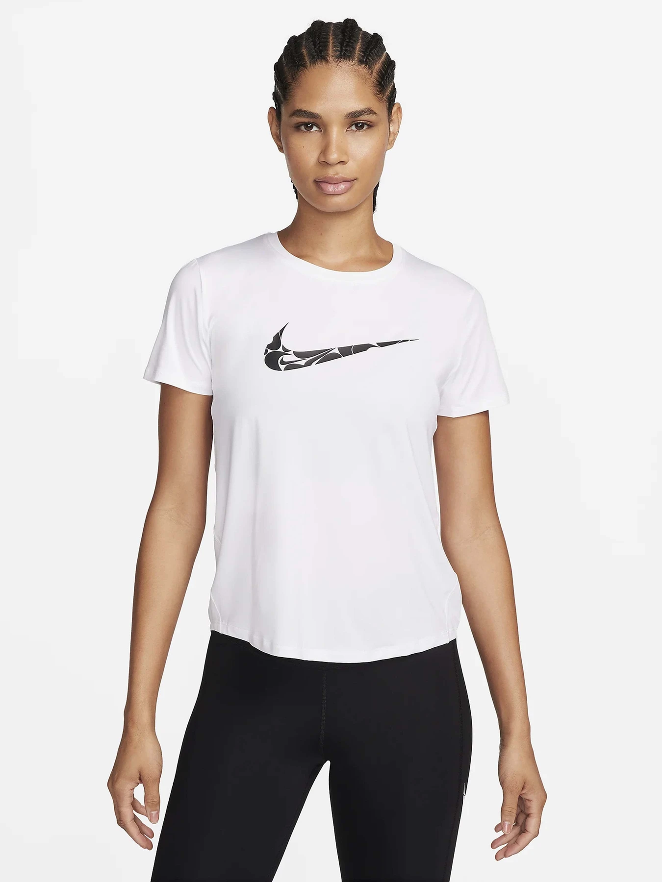 Футболки и поло NIKE DRI-FIT ONE SWOOSH модель FN2618-100 Футболки и поло NIKE DRI-FIT ONE SWOOSH модель FN2618-100 Фото