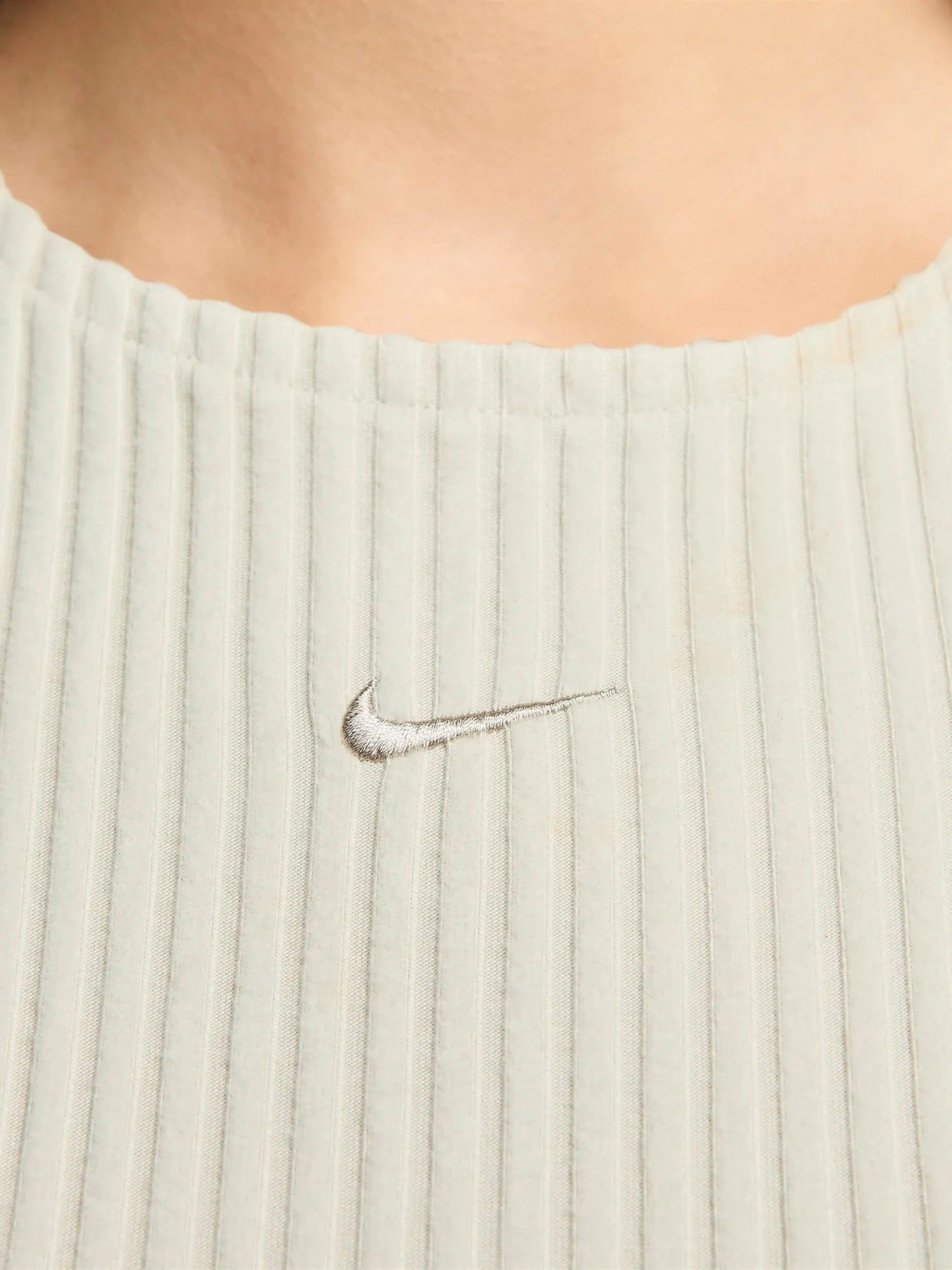 Платья NIKE SPORTSWEAR CHILL KNIT модель FN3679-104 Платья NIKE SPORTSWEAR CHILL KNIT модель FN3679-104 Фото