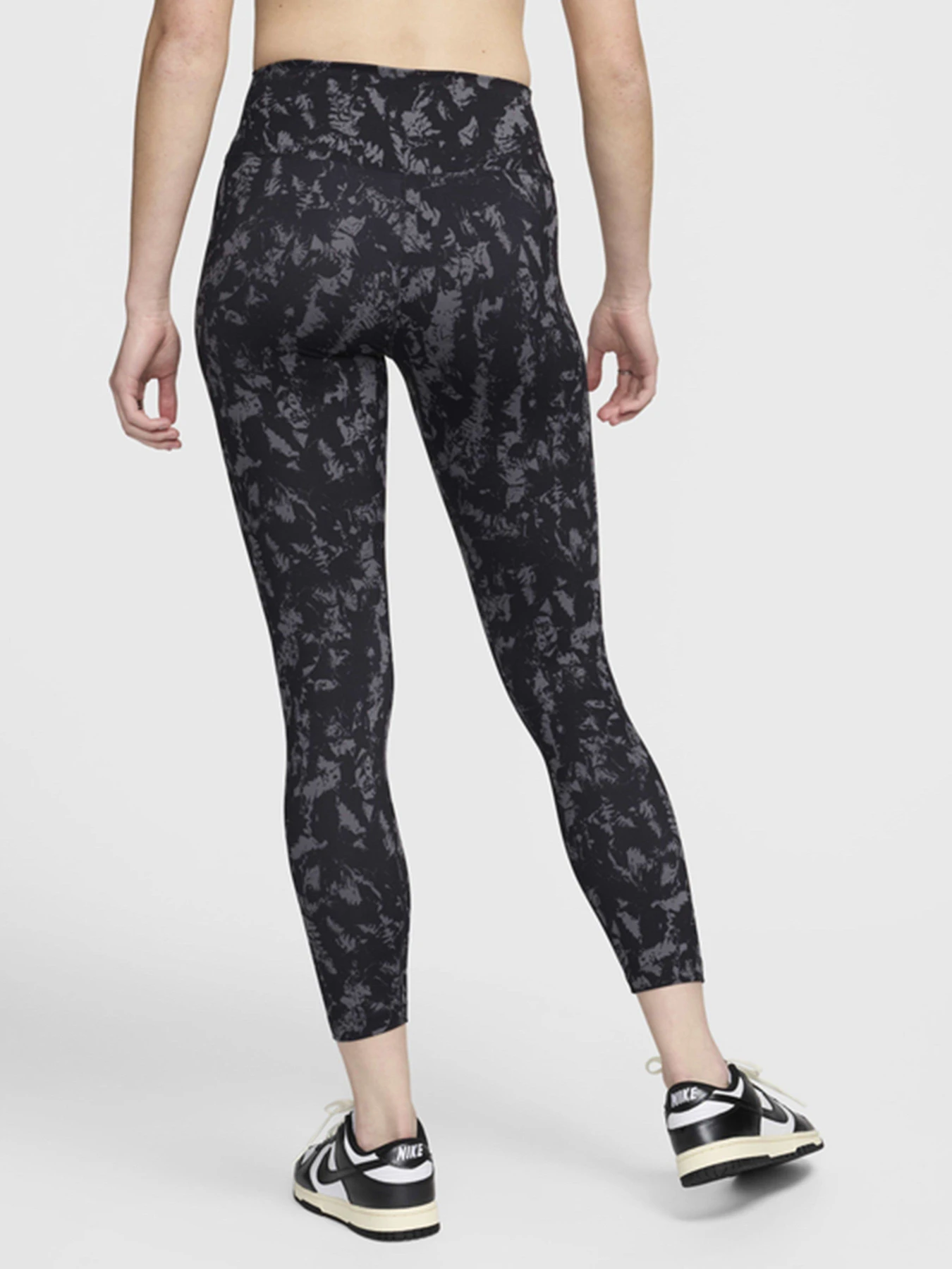 Штани NIKE ONE модель FZ3229-010 Штани NIKE ONE модель FZ3229-010 Фото