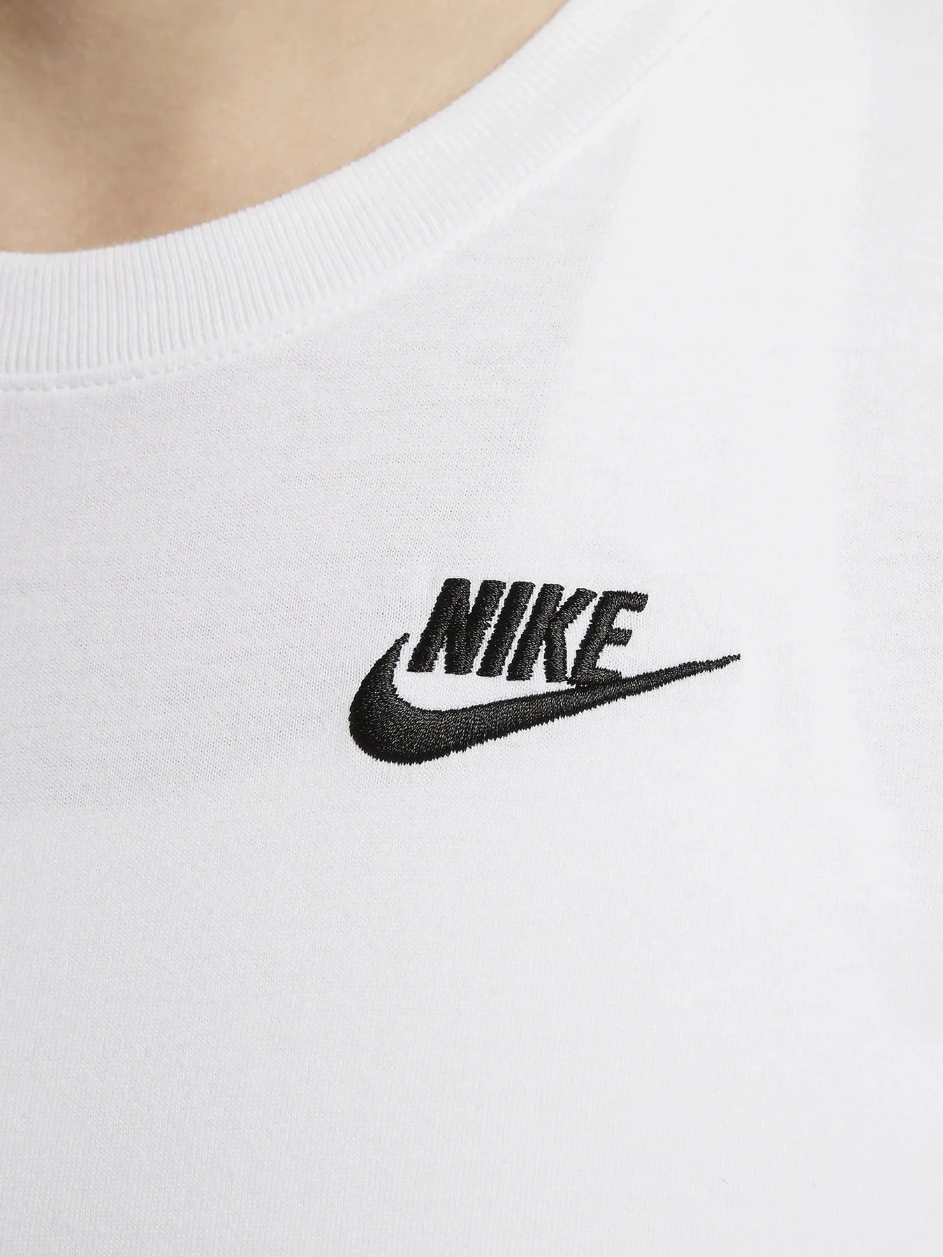 Футболки і поло NIKE SPORTSWEAR CLUB ESSENTIALS модель DX7902-100 Футболки і поло NIKE SPORTSWEAR CLUB ESSENTIALS модель DX7902-100 Фото