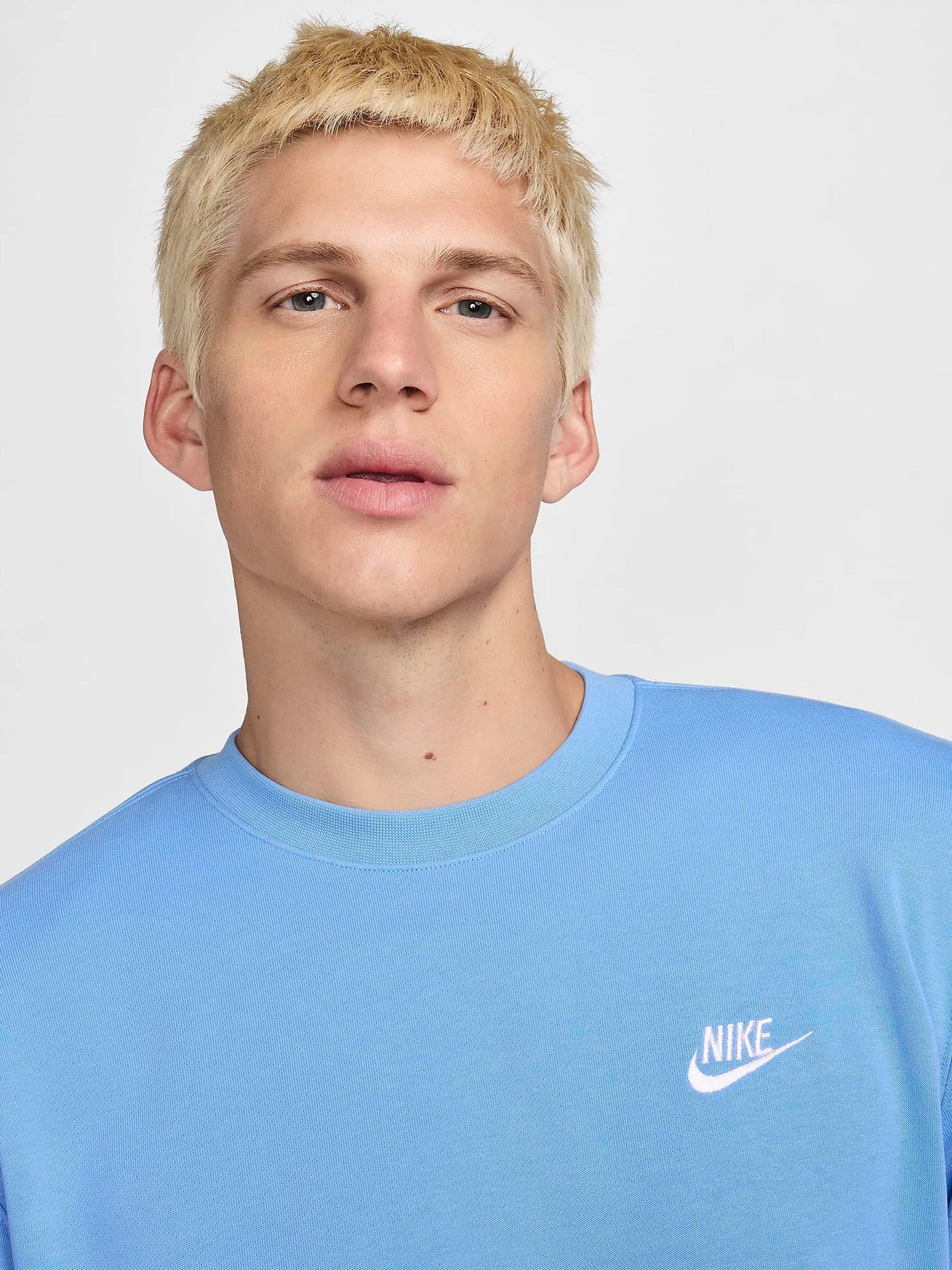 Худи и свитшоты NIKE SPORTSWEAR CLUB FRENCH TERRY C модель BV2666-412 Худи и свитшоты NIKE SPORTSWEAR CLUB FRENCH TERRY C модель BV2666-412 Фото