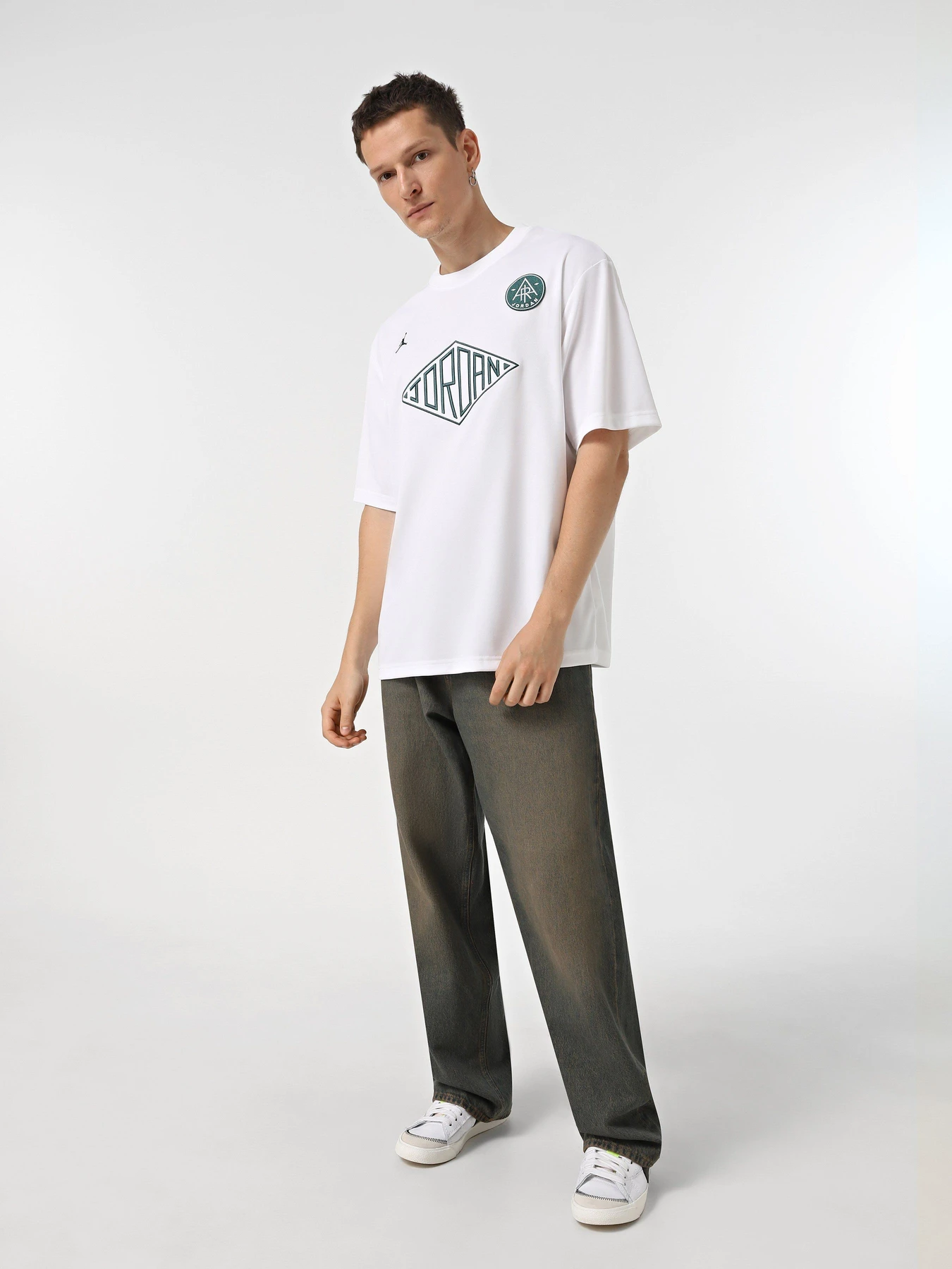 Футболки і поло NIKE JORDAN ESSENTIALS модель FV7263-100 Футболки і поло NIKE JORDAN ESSENTIALS модель FV7263-100 Фото