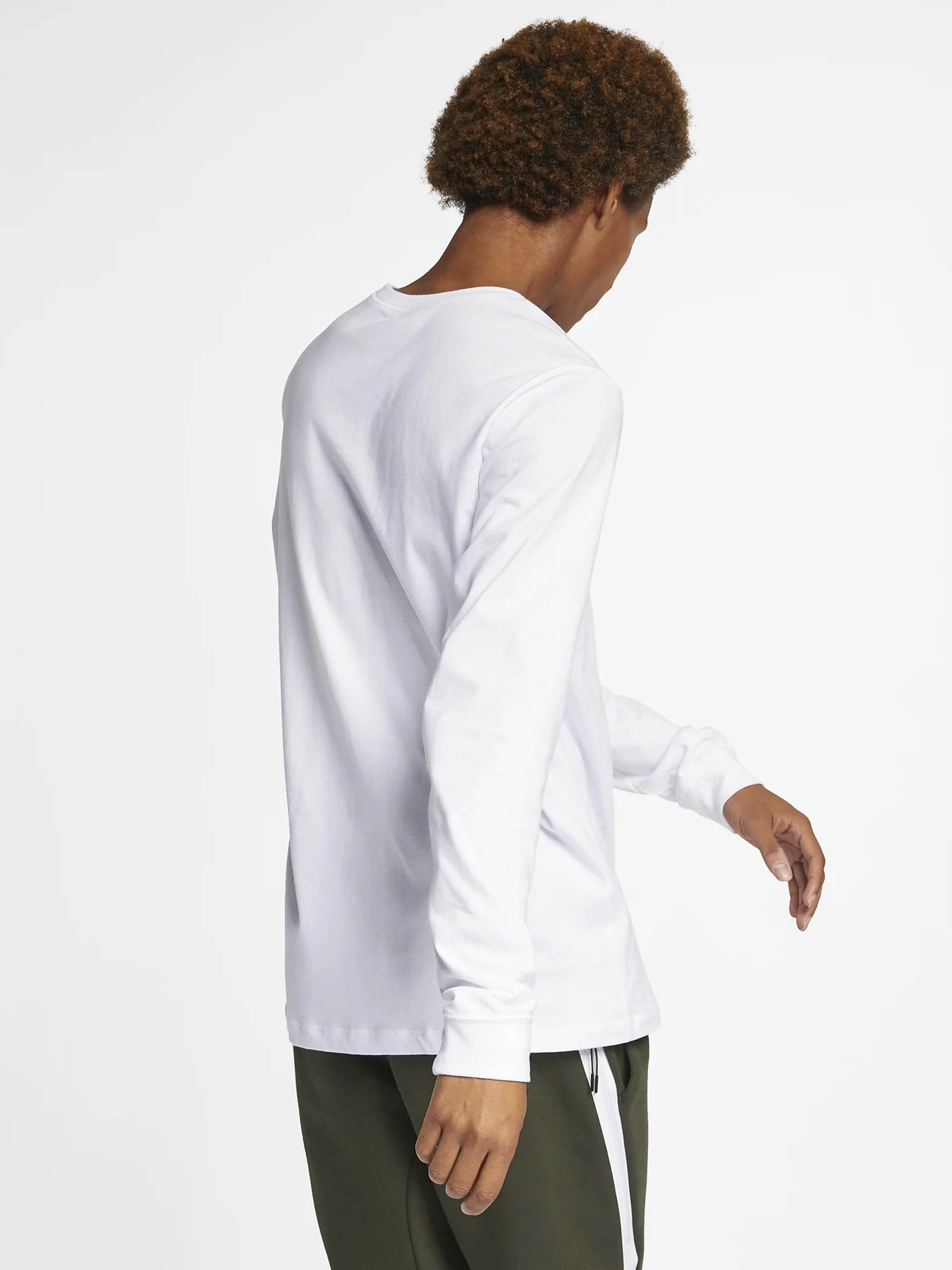 Худі та світшоти NIKE SPORTSWEAR CLUB модель AR5193-100 Худі та світшоти NIKE SPORTSWEAR CLUB модель AR5193-100 Фото