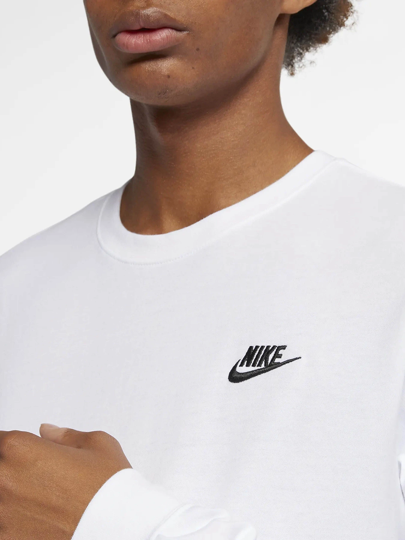 Худі та світшоти NIKE SPORTSWEAR CLUB модель AR5193-100 Худі та світшоти NIKE SPORTSWEAR CLUB модель AR5193-100 Фото