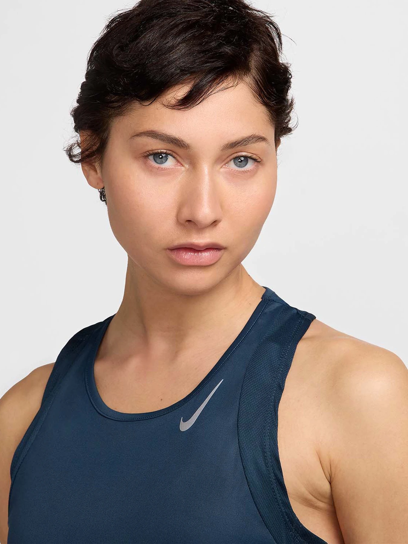 Футболки і поло NIKE DRI-FIT RACE модель DD5940-478 Футболки і поло NIKE DRI-FIT RACE модель DD5940-478 Фото