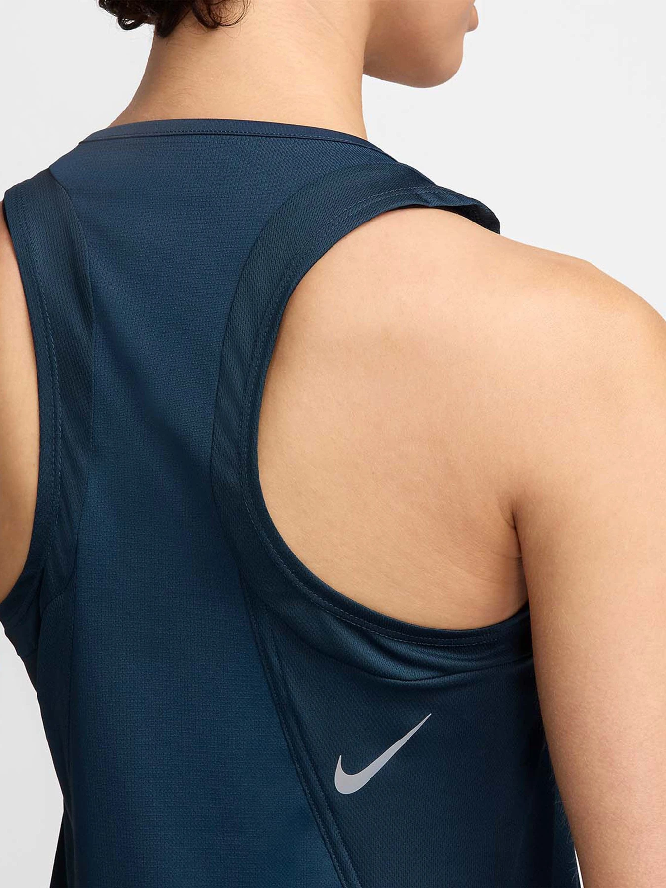 Футболки і поло NIKE DRI-FIT RACE модель DD5940-478 Футболки і поло NIKE DRI-FIT RACE модель DD5940-478 Фото