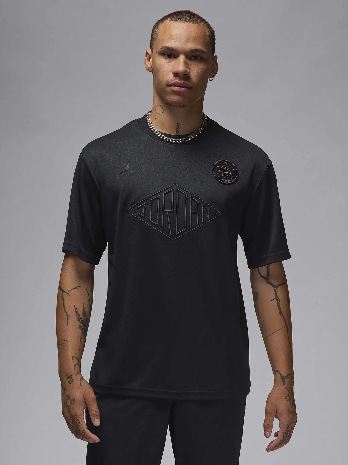 Футболки і поло NIKE JORDAN ESSENTIALS модель FV7263-010 Футболки і поло NIKE JORDAN ESSENTIALS модель FV7263-010 Фото