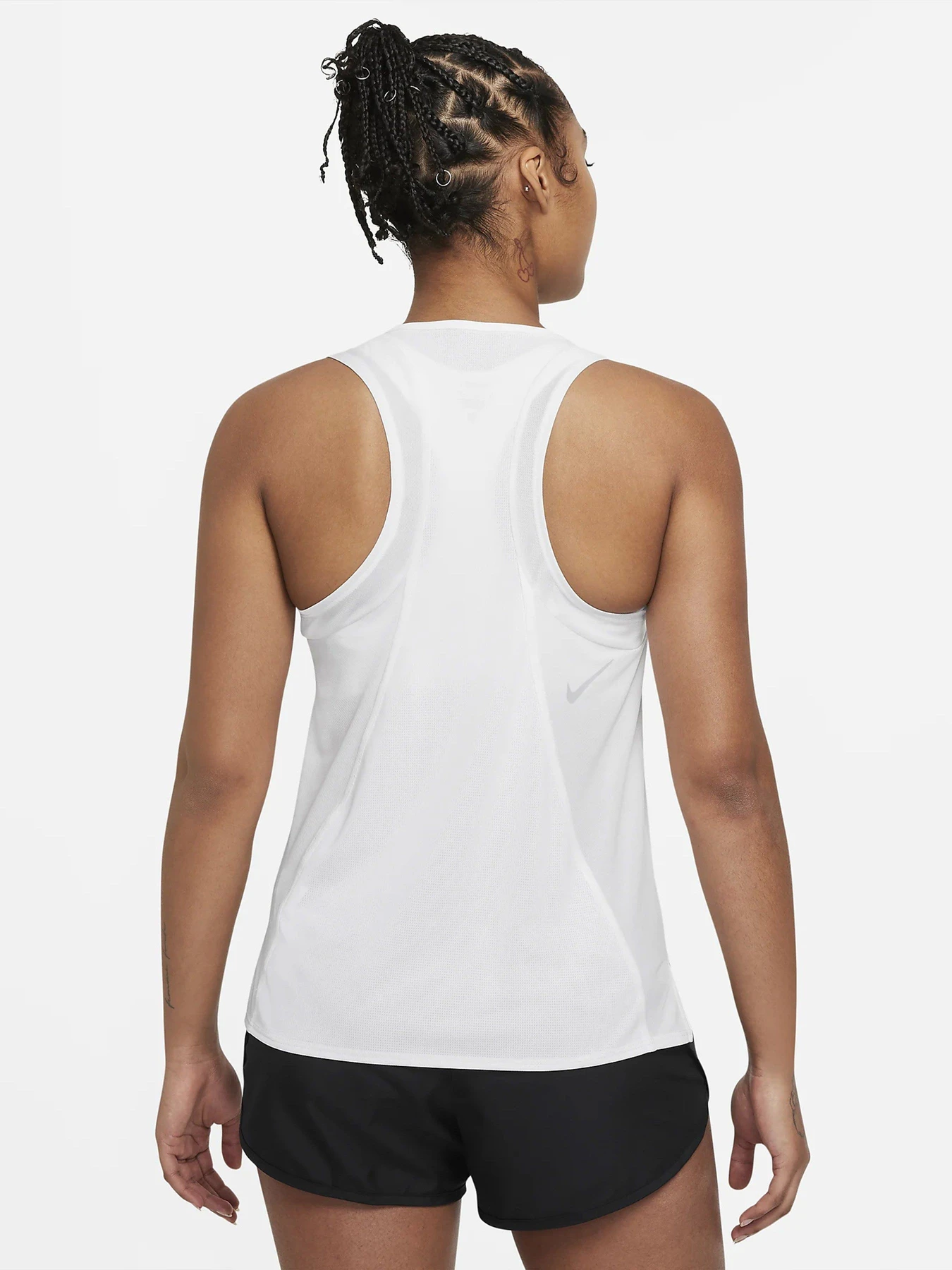Футболки и поло NIKE DRI-FIT RACE модель DD5940-100 Футболки и поло NIKE DRI-FIT RACE модель DD5940-100 Фото