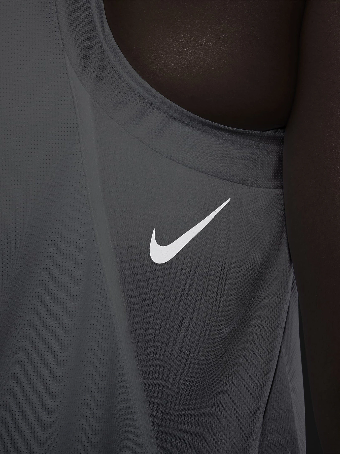 Футболки и поло NIKE DRI-FIT RACE модель DD5940-100 Футболки и поло NIKE DRI-FIT RACE модель DD5940-100 Фото