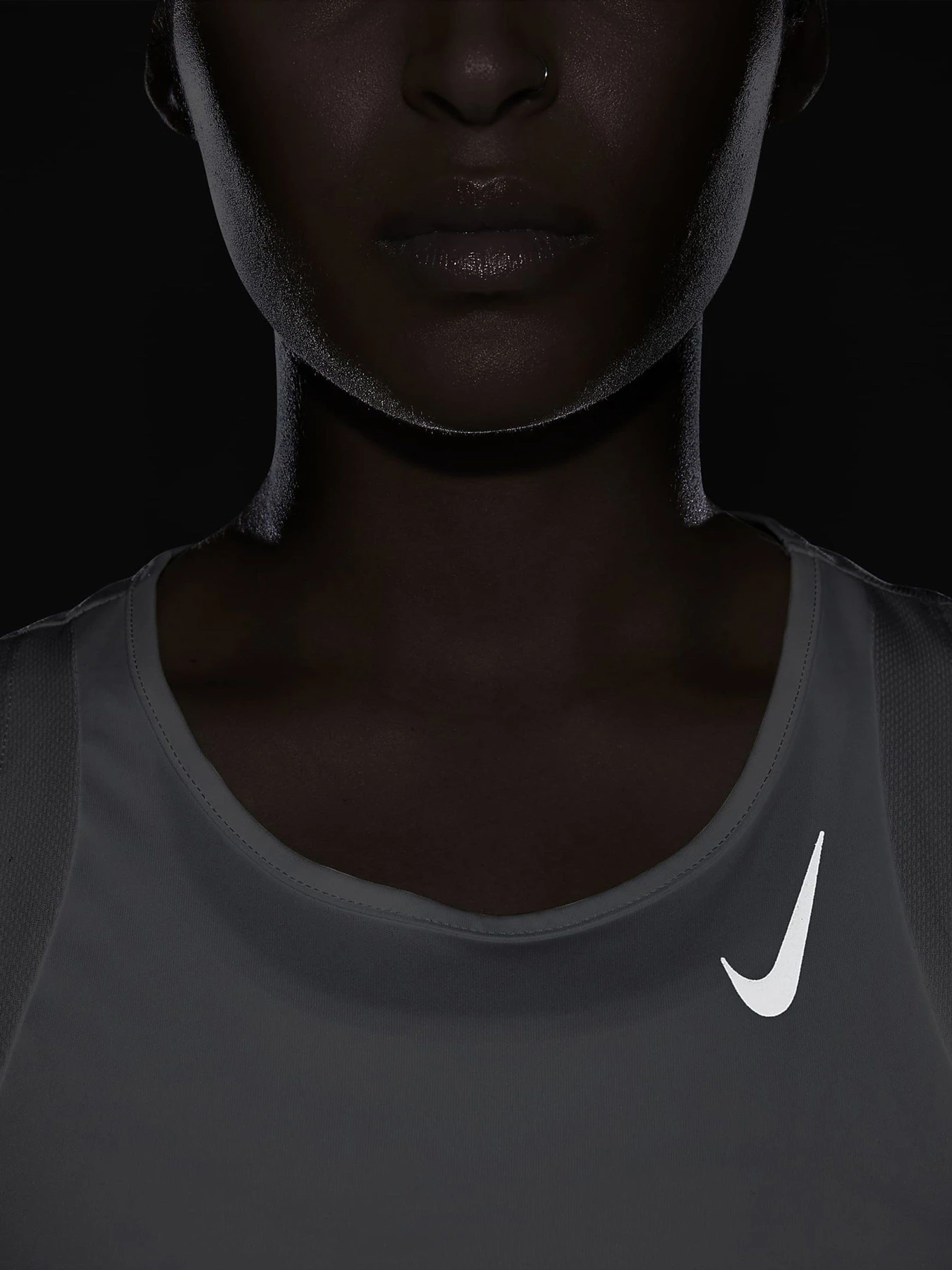 Футболки и поло NIKE DRI-FIT RACE модель DD5940-100 Футболки и поло NIKE DRI-FIT RACE модель DD5940-100 Фото