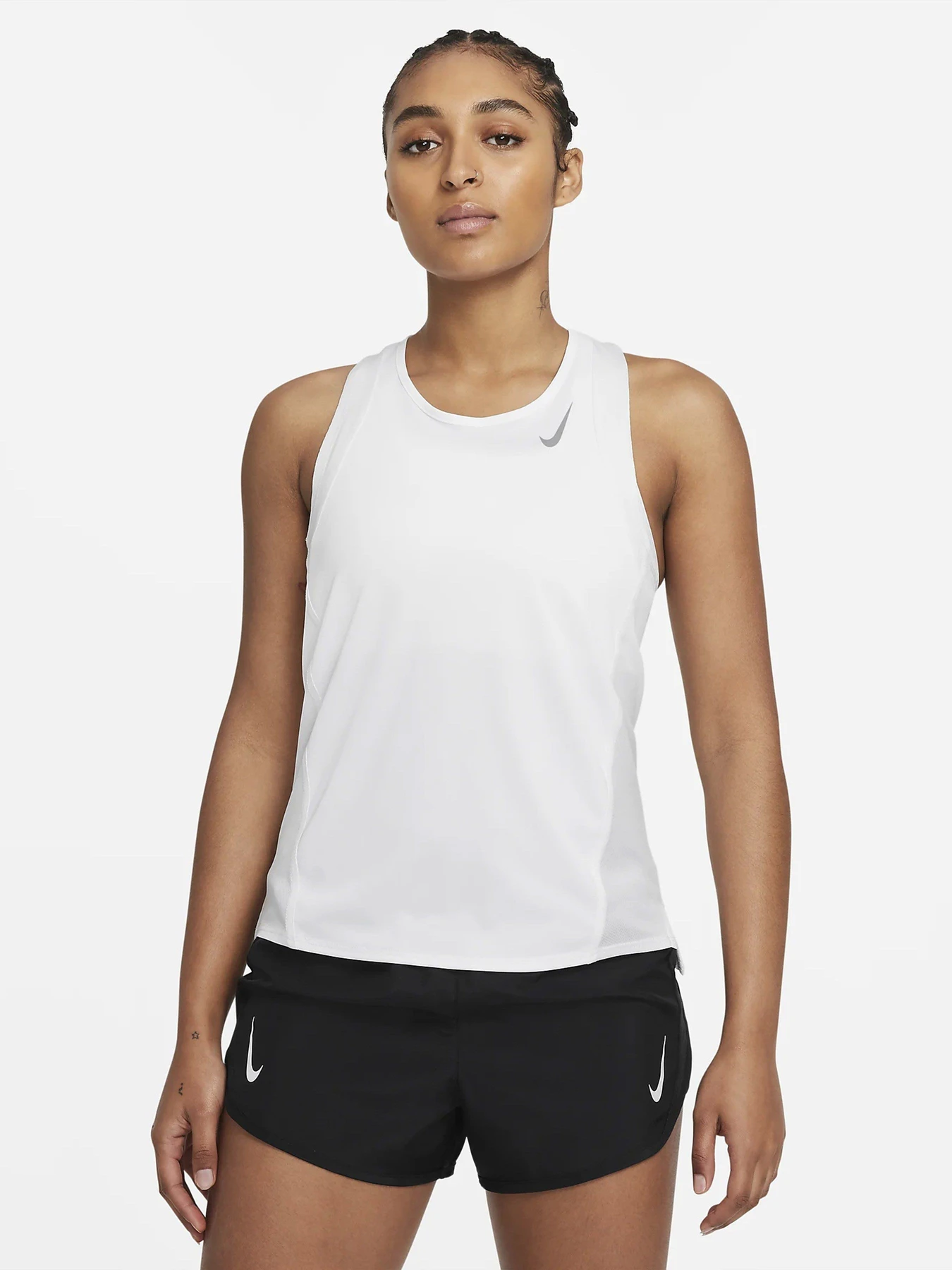 Футболки и поло NIKE DRI-FIT RACE модель DD5940-100 Футболки и поло NIKE DRI-FIT RACE модель DD5940-100 Фото