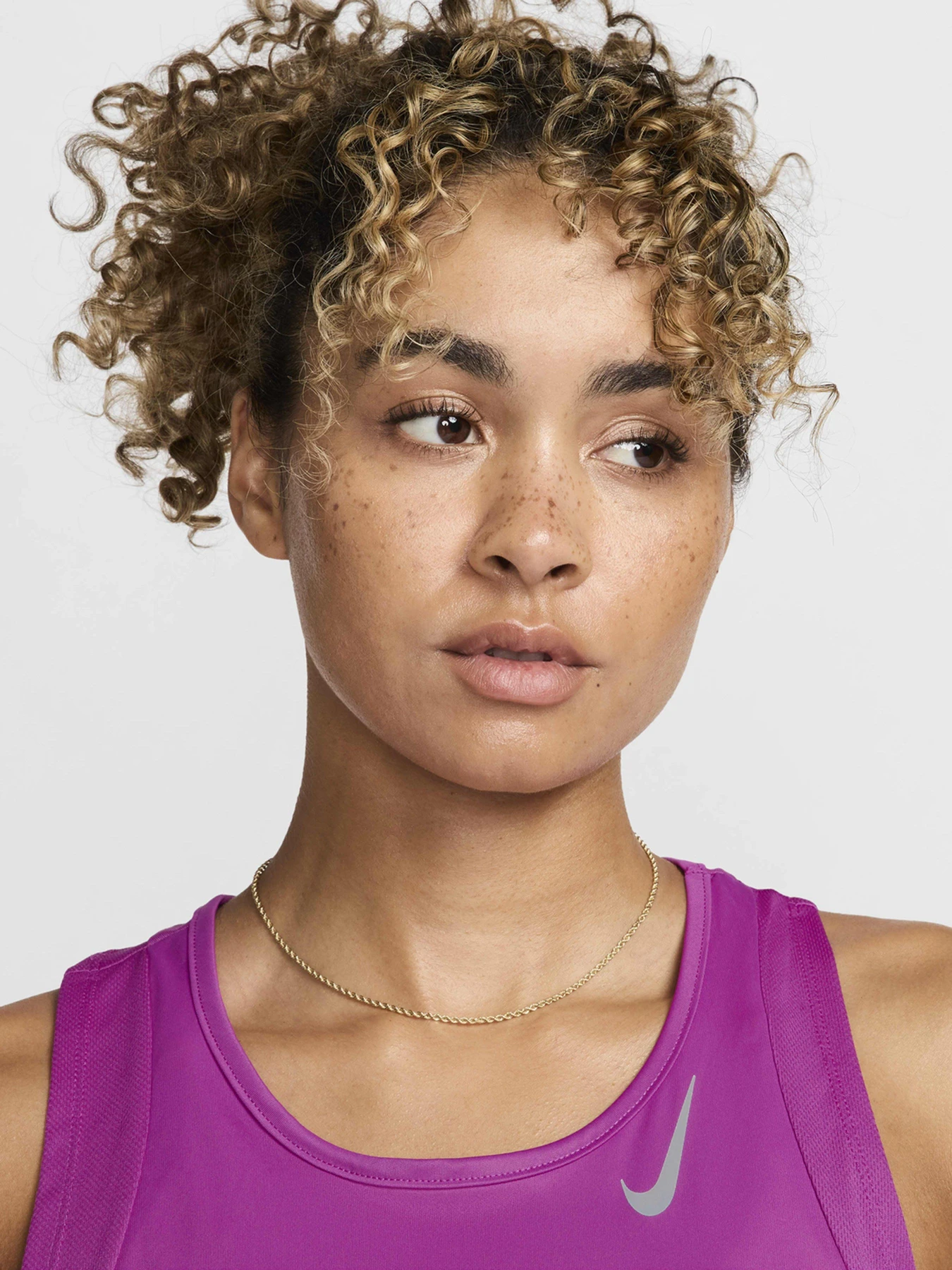 Футболки и поло NIKE DRI-FIT RACE модель DD5940-518 Фото