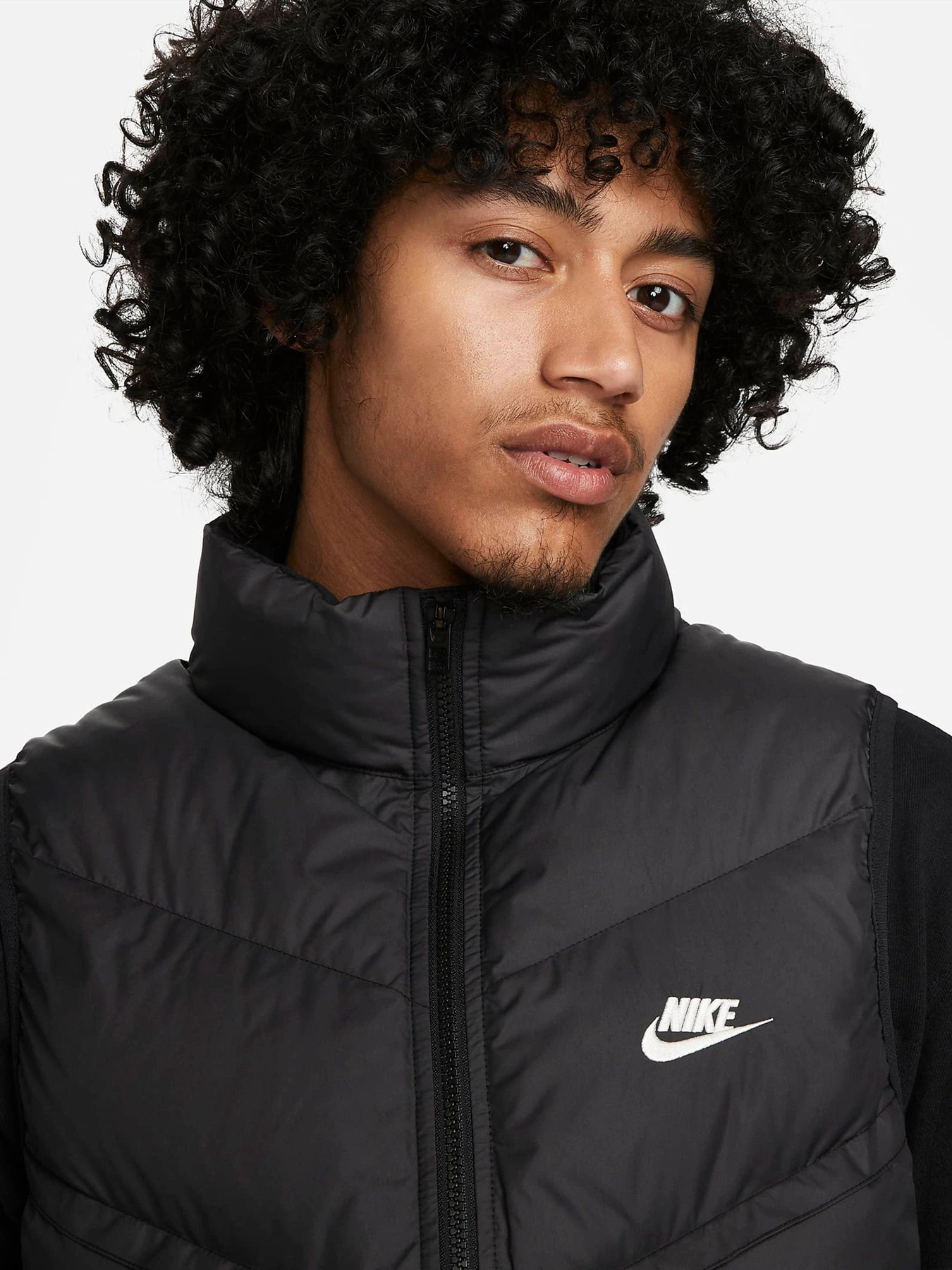 Куртки та дублянки NIKE STORM-FIT WINDRUNNER модель FB8193-010 Куртки та дублянки NIKE STORM-FIT WINDRUNNER модель FB8193-010 Фото