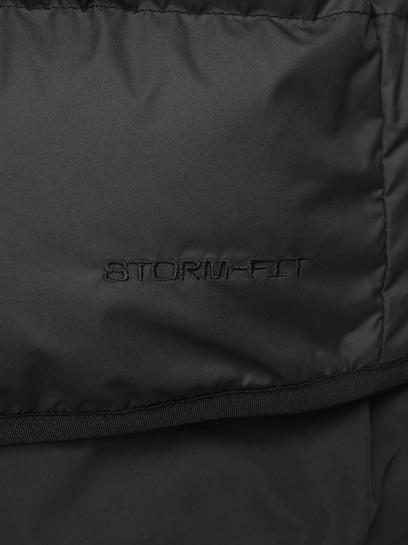 Куртки та дублянки NIKE STORM-FIT WINDRUNNER модель FB8193-010 Куртки та дублянки NIKE STORM-FIT WINDRUNNER модель FB8193-010 Фото