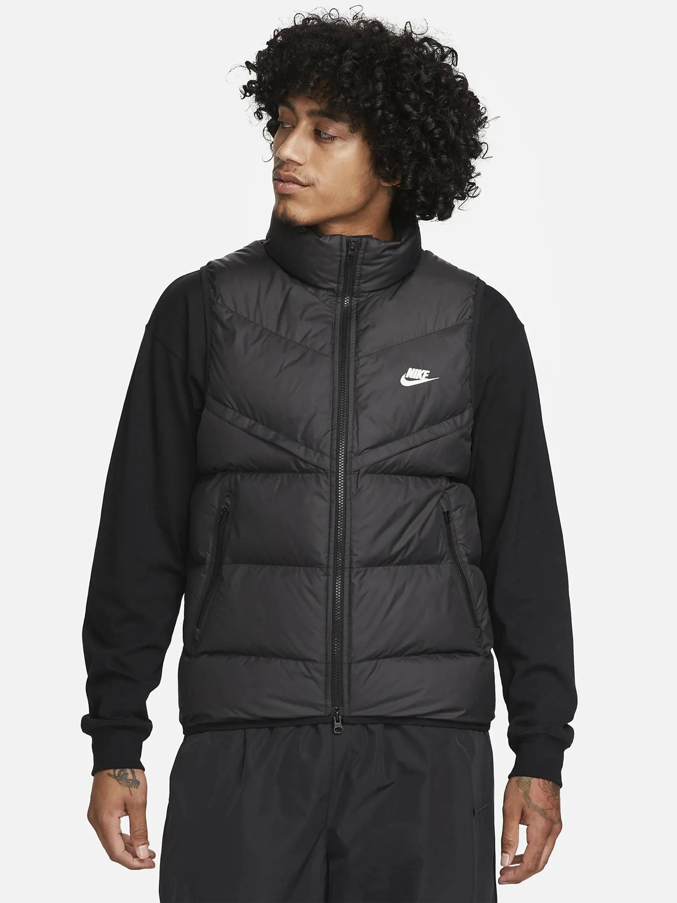 Куртки та дублянки NIKE STORM-FIT WINDRUNNER модель FB8193-010 Куртки та дублянки NIKE STORM-FIT WINDRUNNER модель FB8193-010 Фото