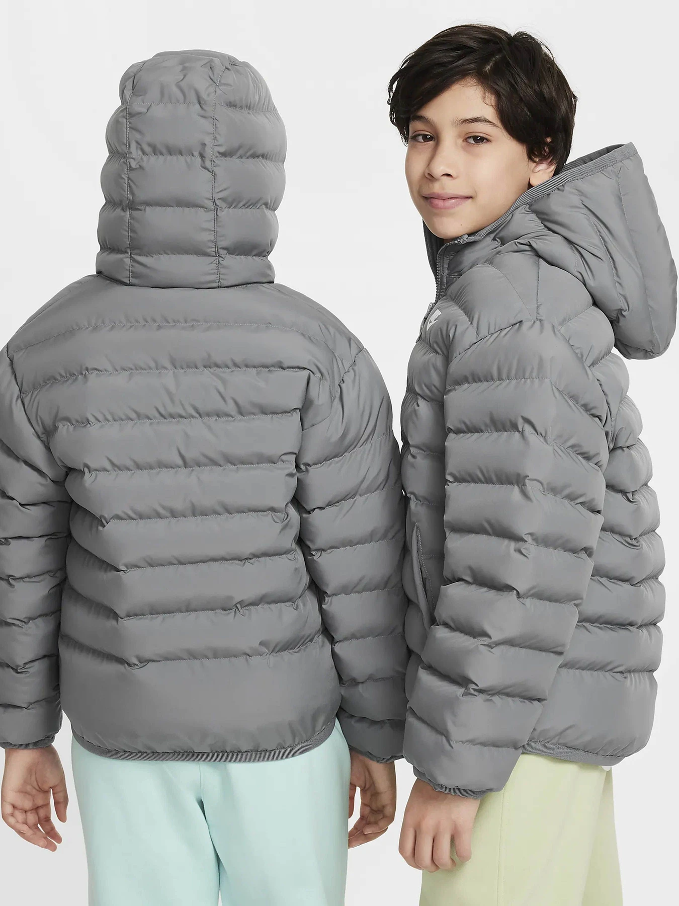 Куртки та дублянки NIKE SPORTSWEAR LIGHTWEIGHT SYNTHET модель FD2845-084 Куртки та дублянки NIKE SPORTSWEAR LIGHTWEIGHT SYNTHET модель FD2845-084 Фото