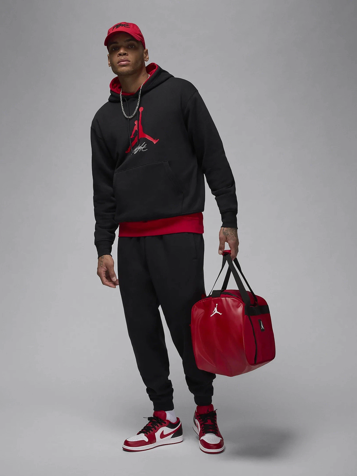 Худі та світшоти NIKE JORDAN ESSENTIALS модель FD7545-013 Худі та світшоти NIKE JORDAN ESSENTIALS модель FD7545-013 Фото
