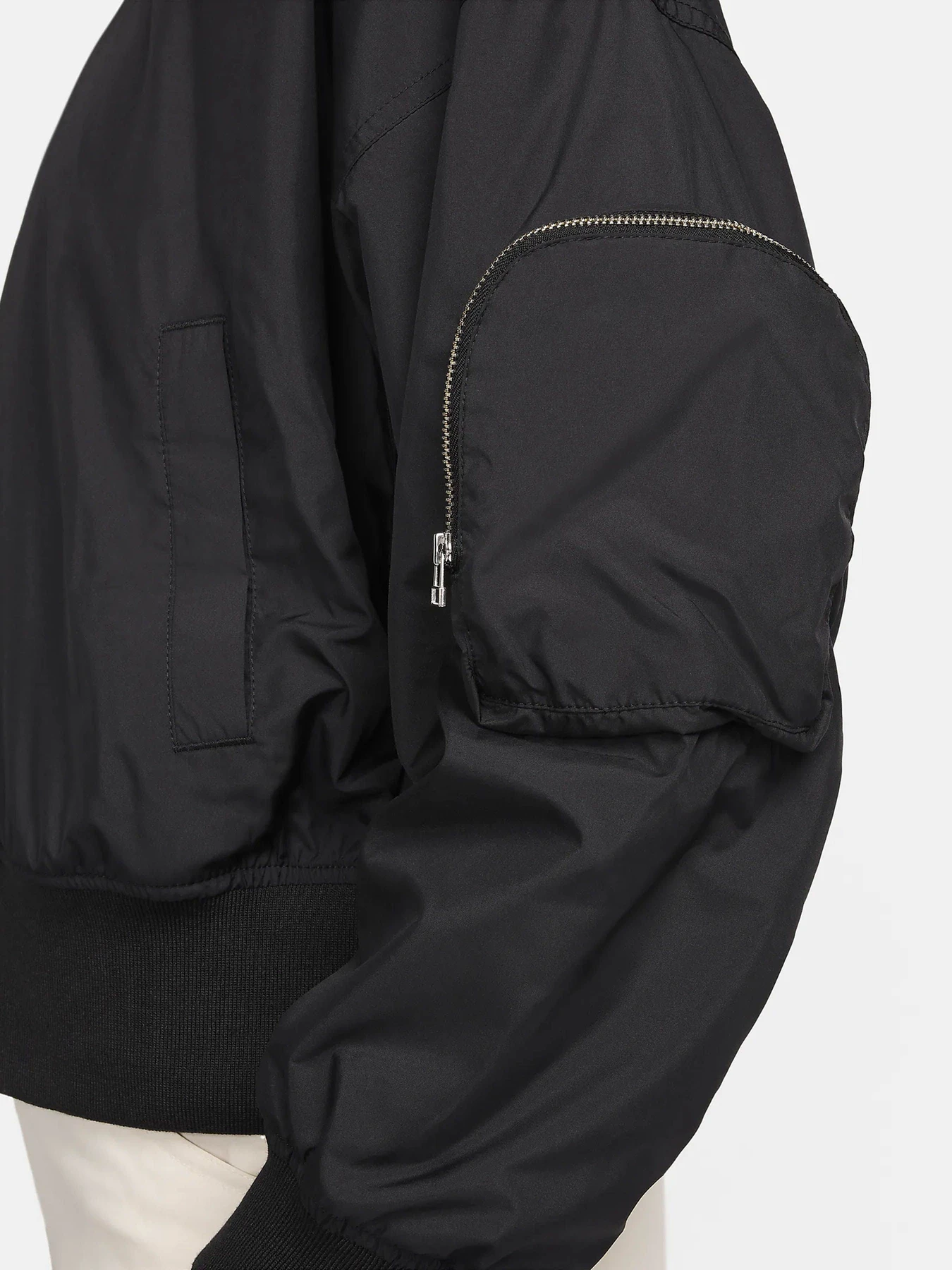 Куртки и дубленки NIKE SPORTSWEAR ESSENTIAL модель FN2839-010 Куртки и дубленки NIKE SPORTSWEAR ESSENTIAL модель FN2839-010 Фото