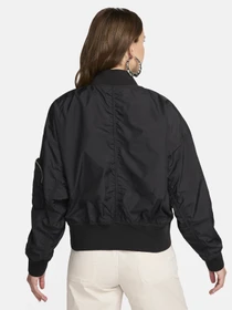 Куртки и дубленки NIKE SPORTSWEAR ESSENTIAL модель FN2839-010 Фото
