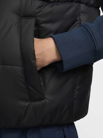 Куртки та дублянки NIKE SPORTSWEAR CLASSIC PUFFER THER модель FZ5922-010 Фото