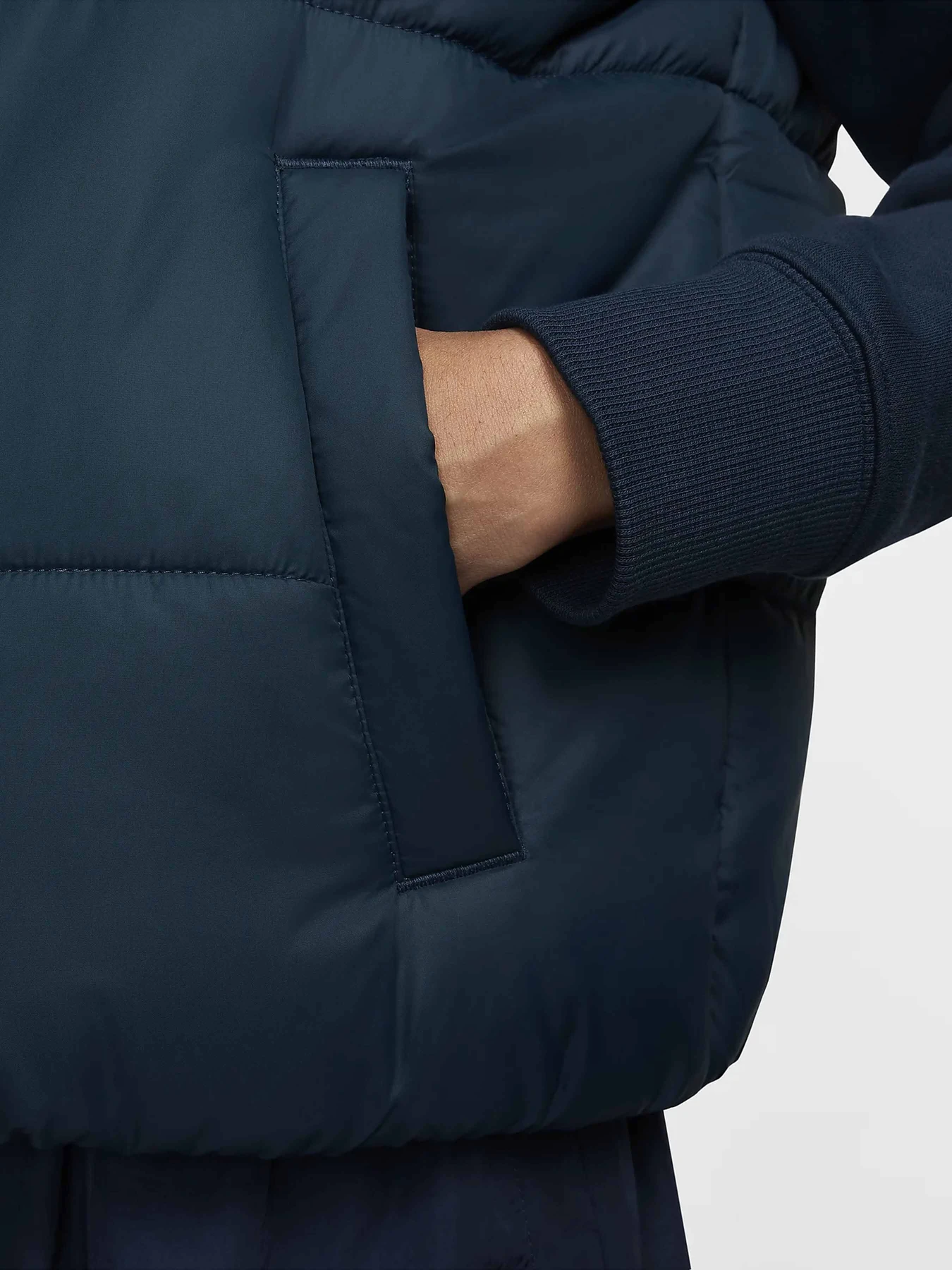 Куртки та дублянки NIKE SPORTSWEAR CLASSIC PUFFER THER модель FZ5922-478 Фото