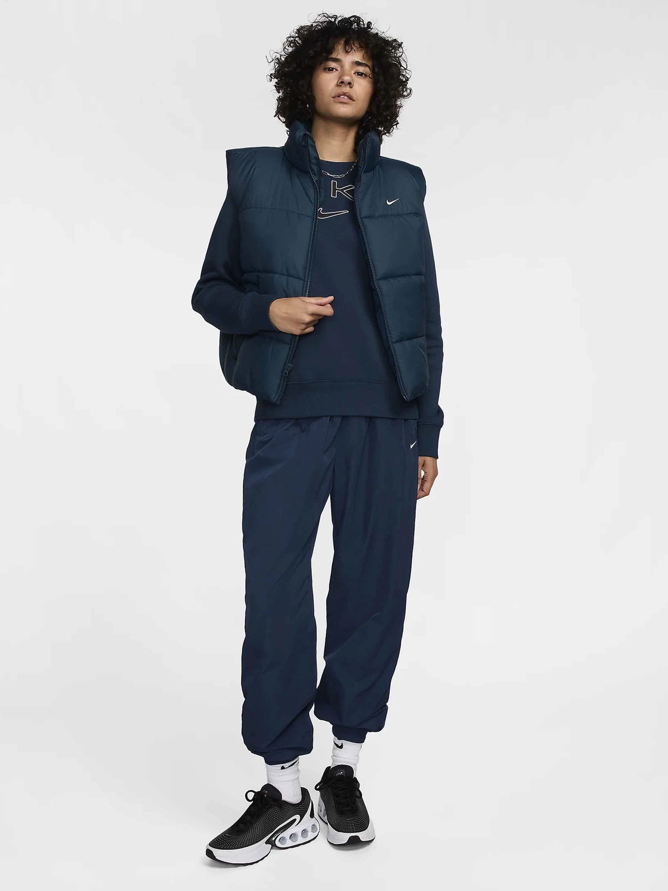 Куртки та дублянки NIKE SPORTSWEAR CLASSIC PUFFER THER модель FZ5922-478 Фото