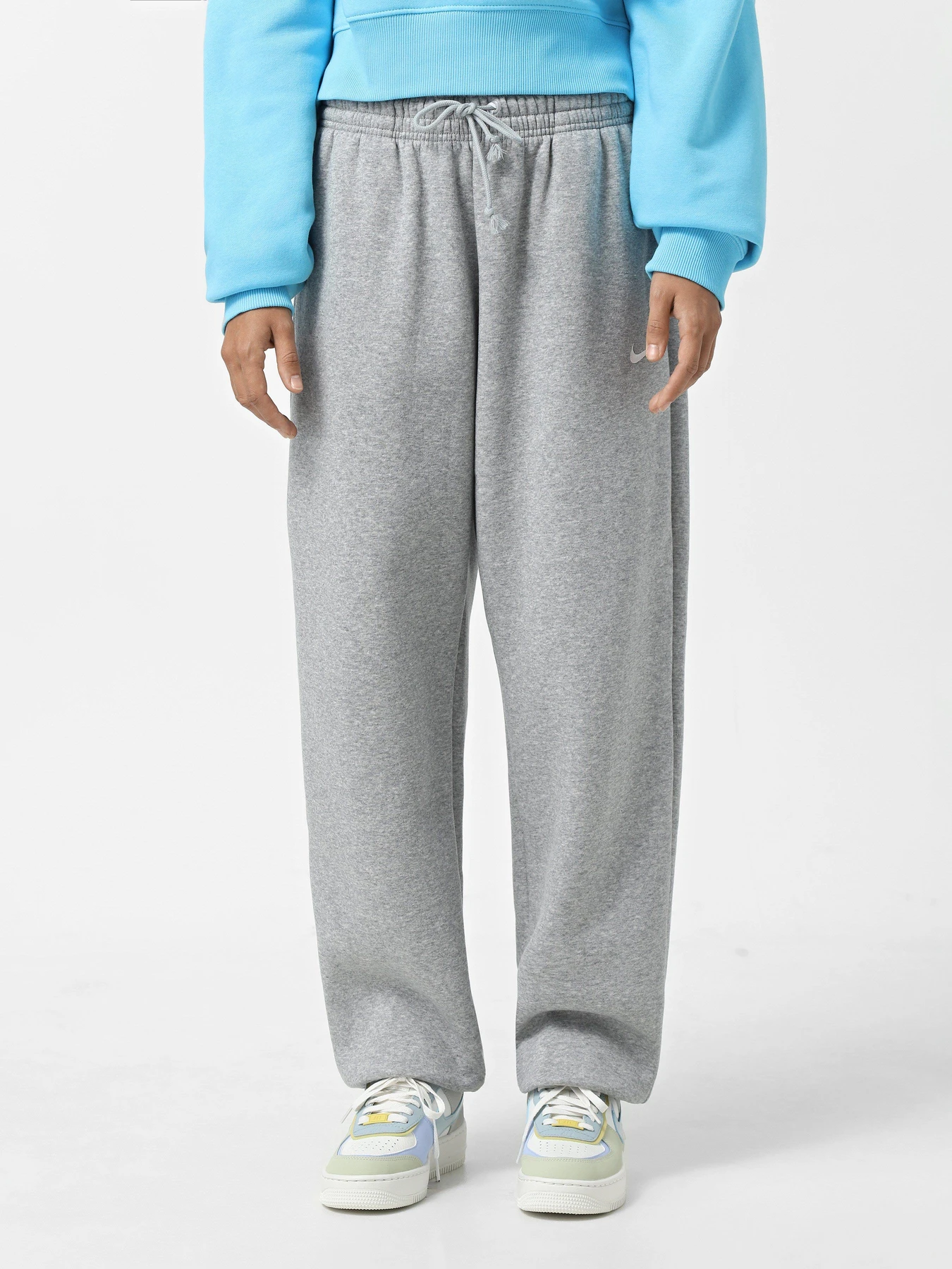 Штани NIKE SPORTSWEAR PHOENIX FLEECE модель FZ5996-063 Штани NIKE SPORTSWEAR PHOENIX FLEECE модель FZ5996-063 Фото