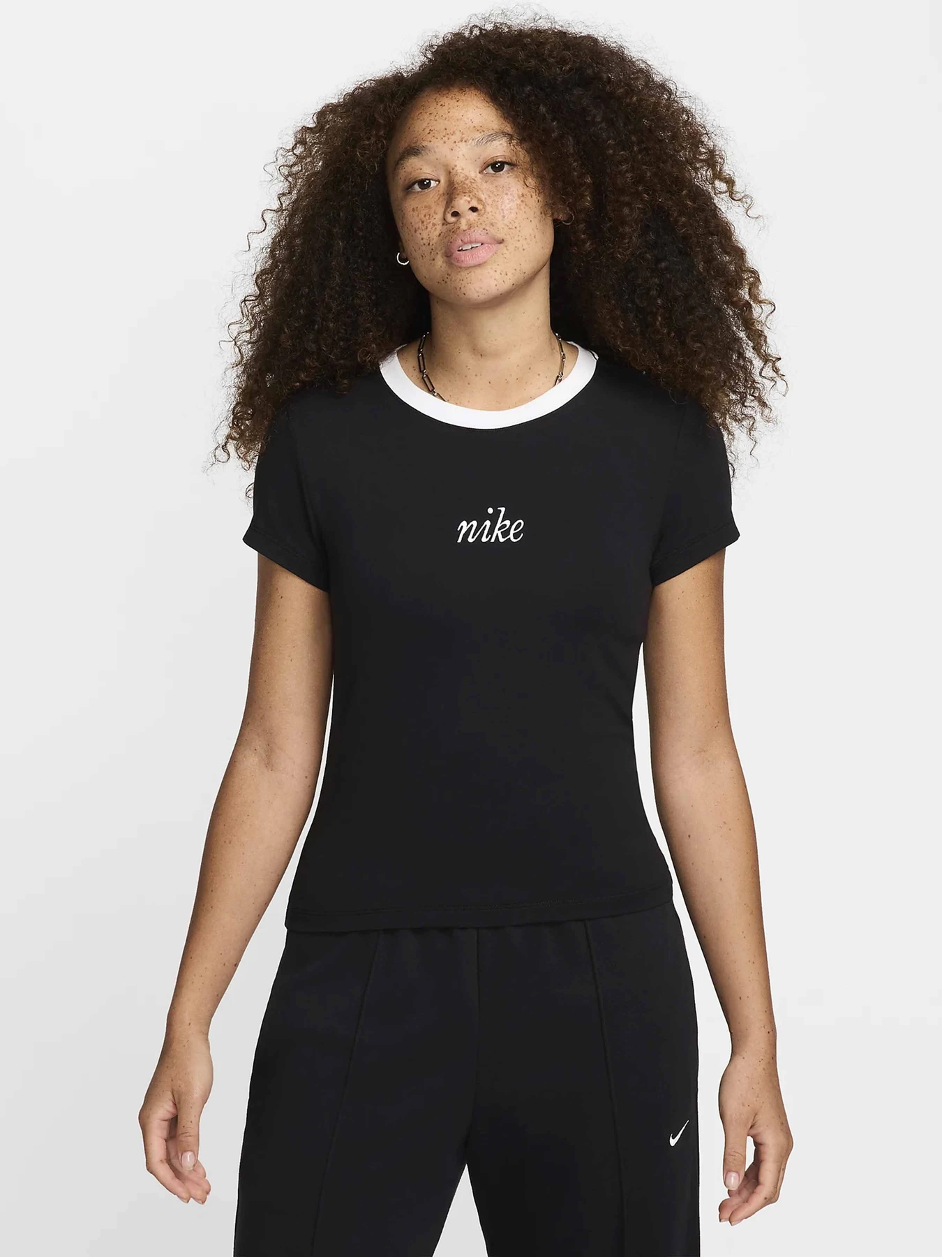 Футболки и поло NIKE SPORTSWEAR CHILL KNIT модель HF8819-010 Футболки и поло NIKE SPORTSWEAR CHILL KNIT модель HF8819-010 Фото