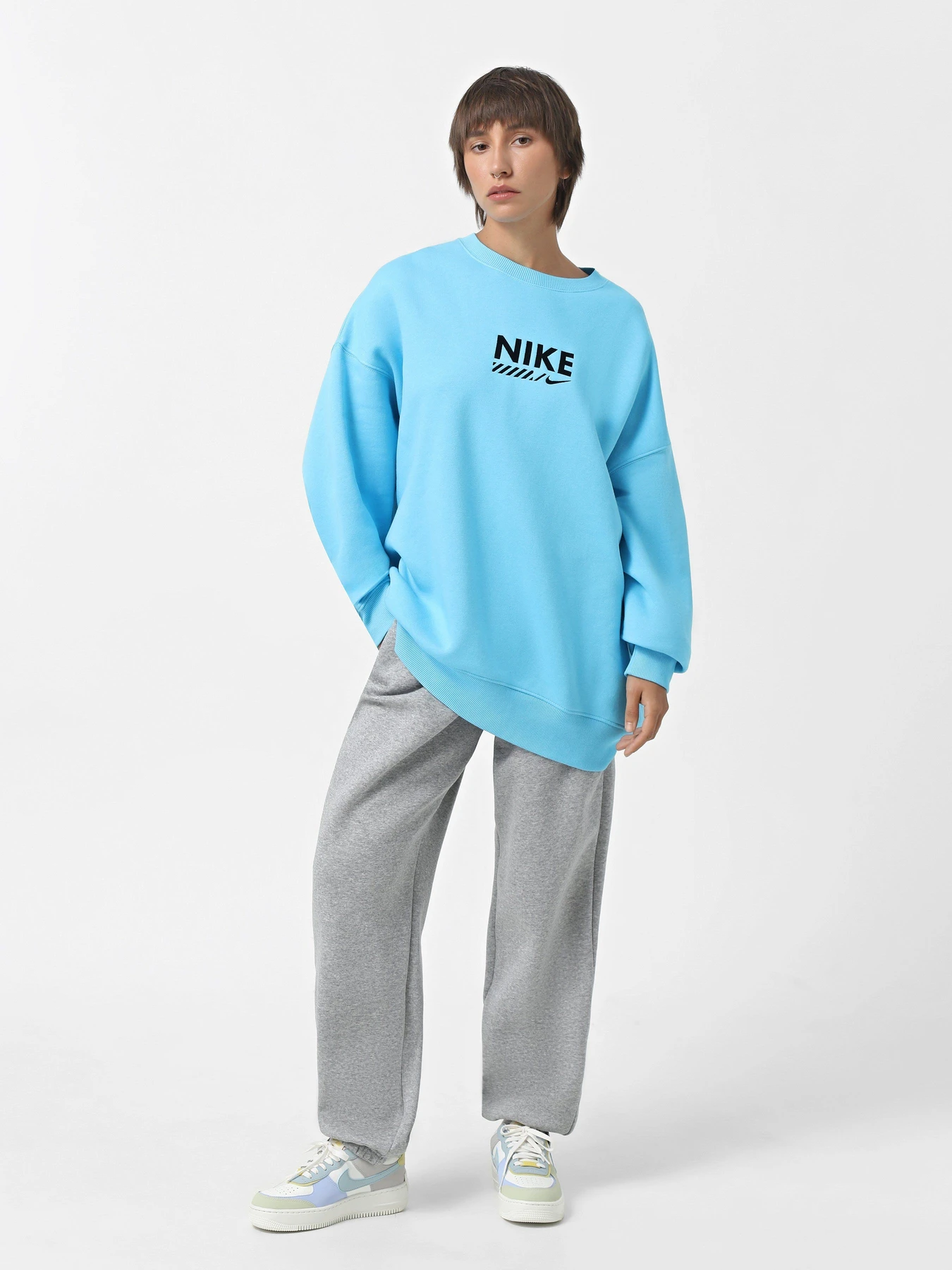Худи и свитшоты NIKE OVERSIZED FLEECE CREWNECK модель HM4318-416 Худи и свитшоты NIKE OVERSIZED FLEECE CREWNECK модель HM4318-416 Фото